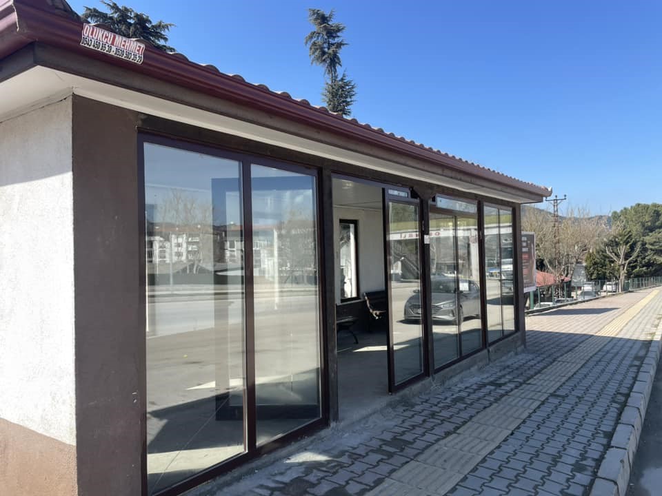 Osmaneli&rsquo;nde kapalı durak sayısını artırıyor
