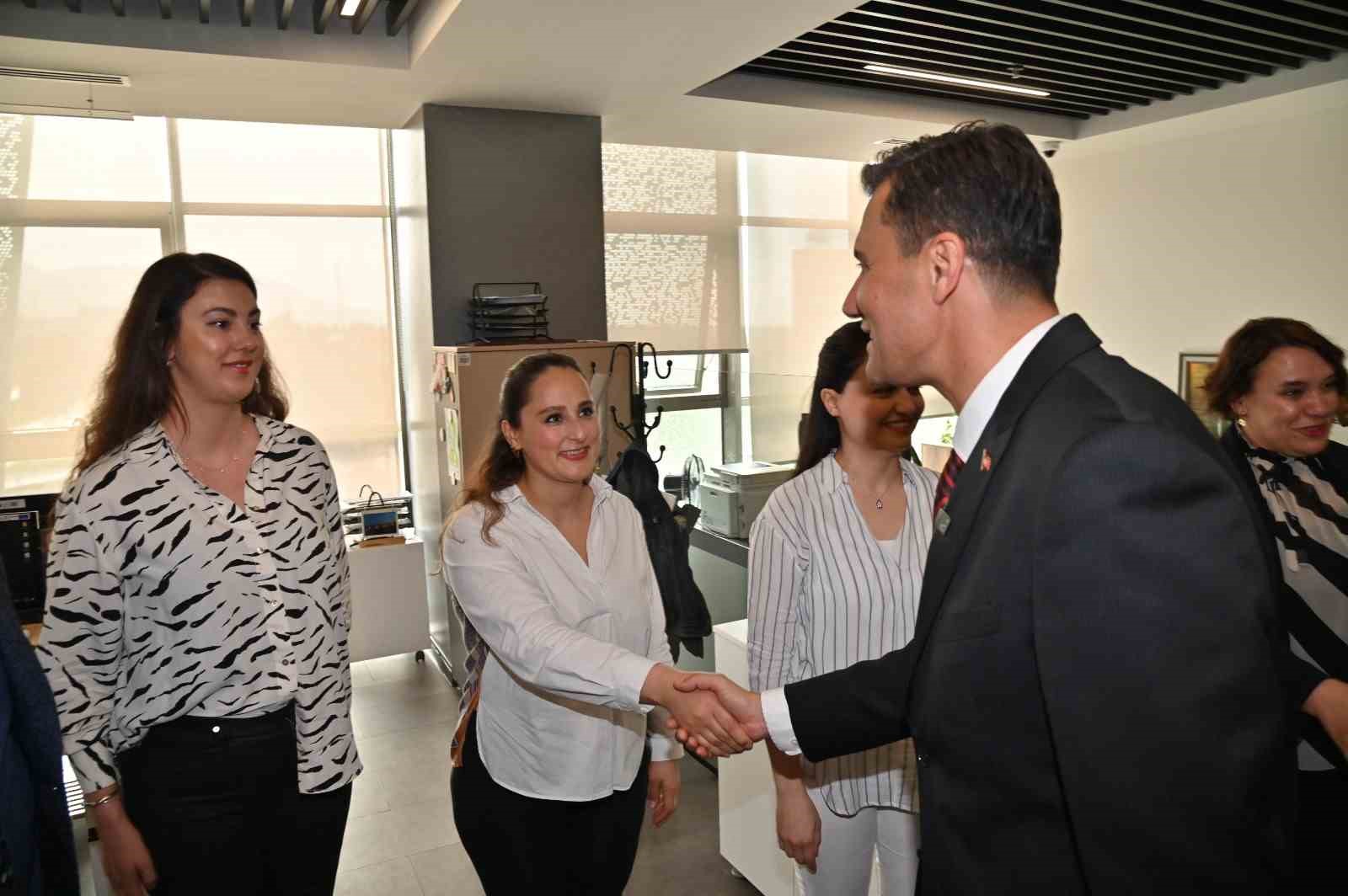 Manisa B&uuml;y&uuml;kşehir Belediyesi&rsquo;nde kadın istihdamında artış
