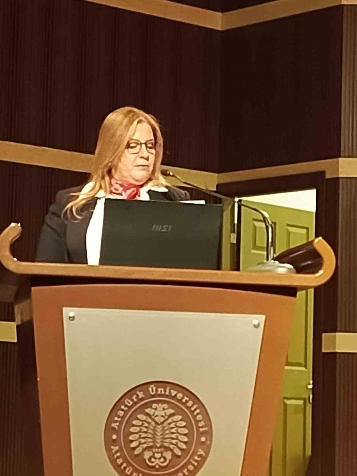 Kadın Psikiyatrist Doç. Dr. Sertaç Zengil: "Krizler kadınların aleyhine oluyor"