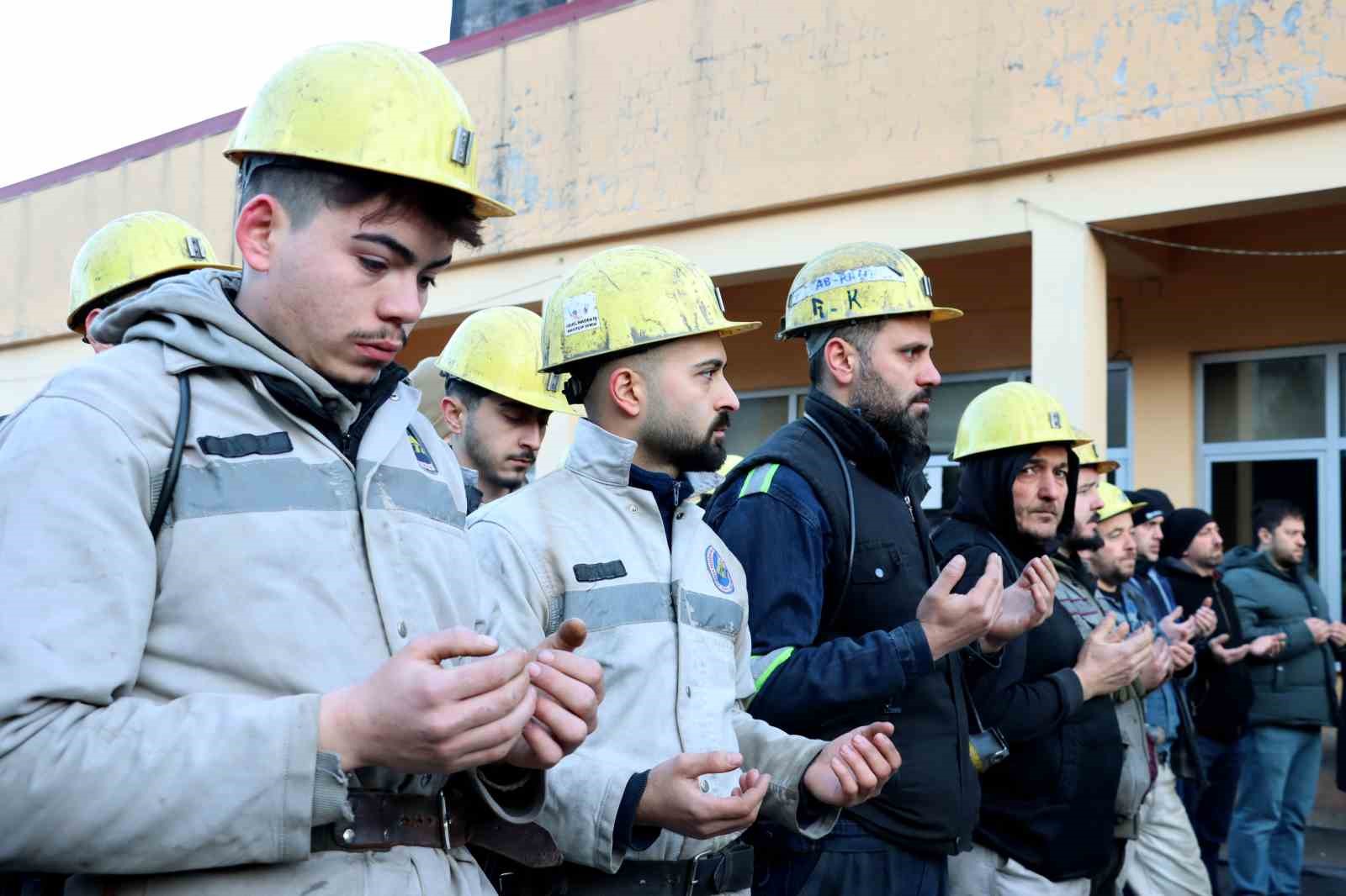 42 yıl önceki maden faciasında hayatını kaybeden 103 madenci dualarla anıldı