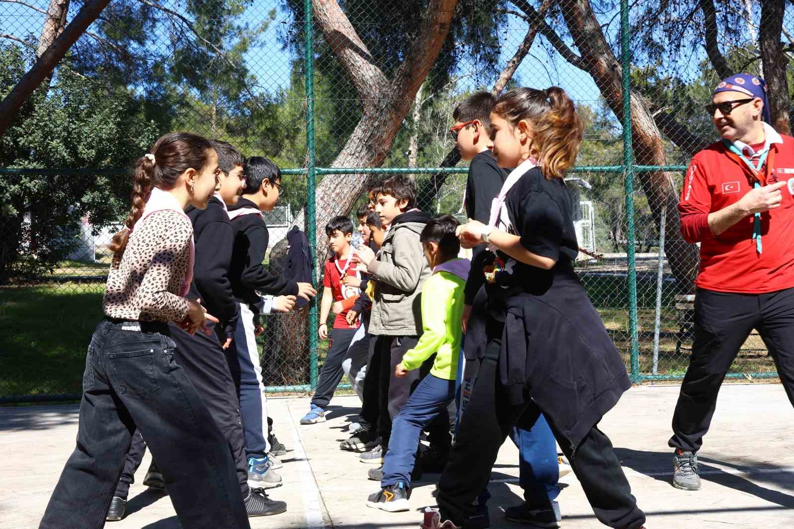 Antalya’da izcilik eğitim programı başladı
