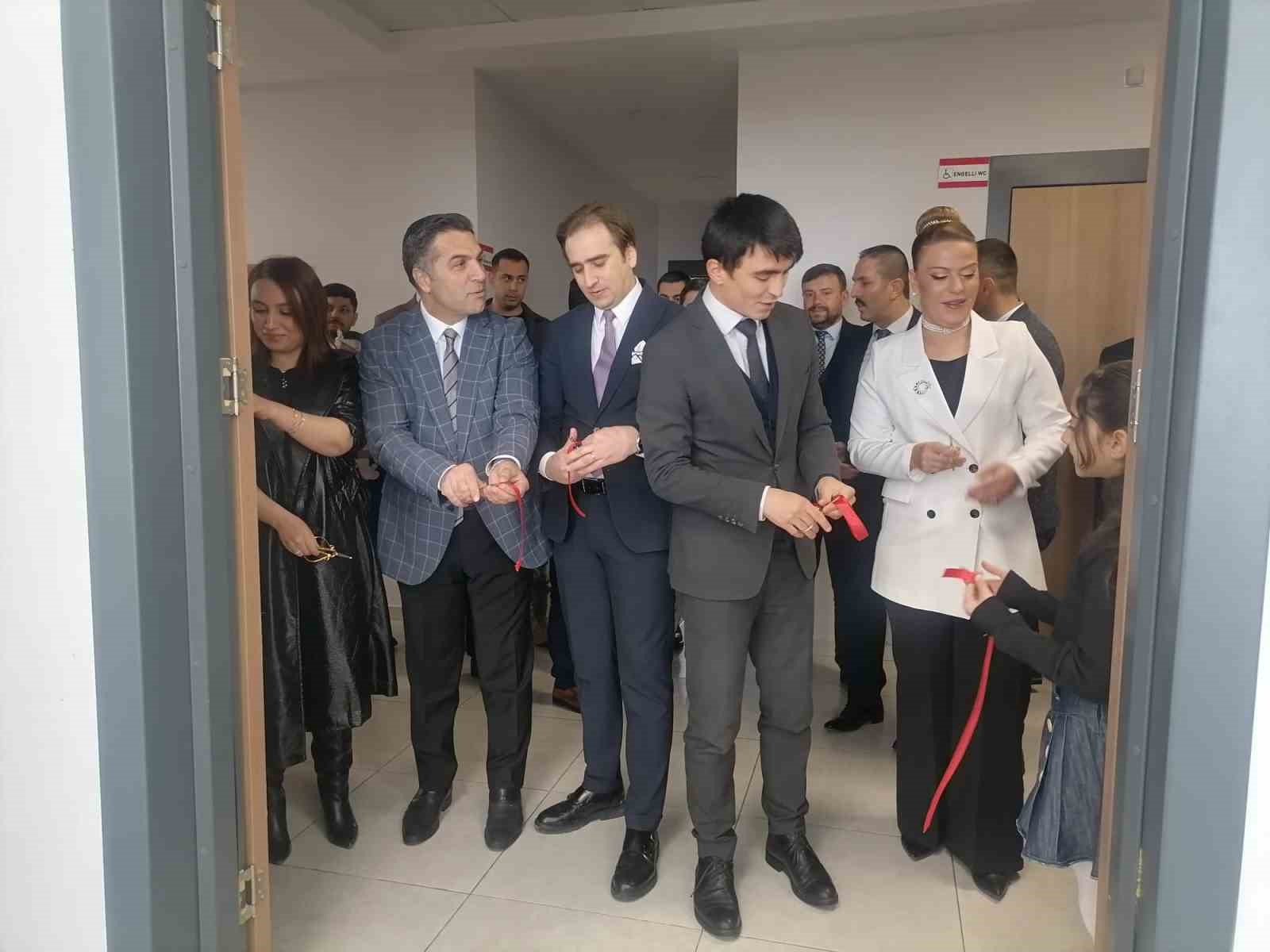 Hınıs&rsquo;ta k&uuml;t&uuml;phane a&ccedil;ılışı
