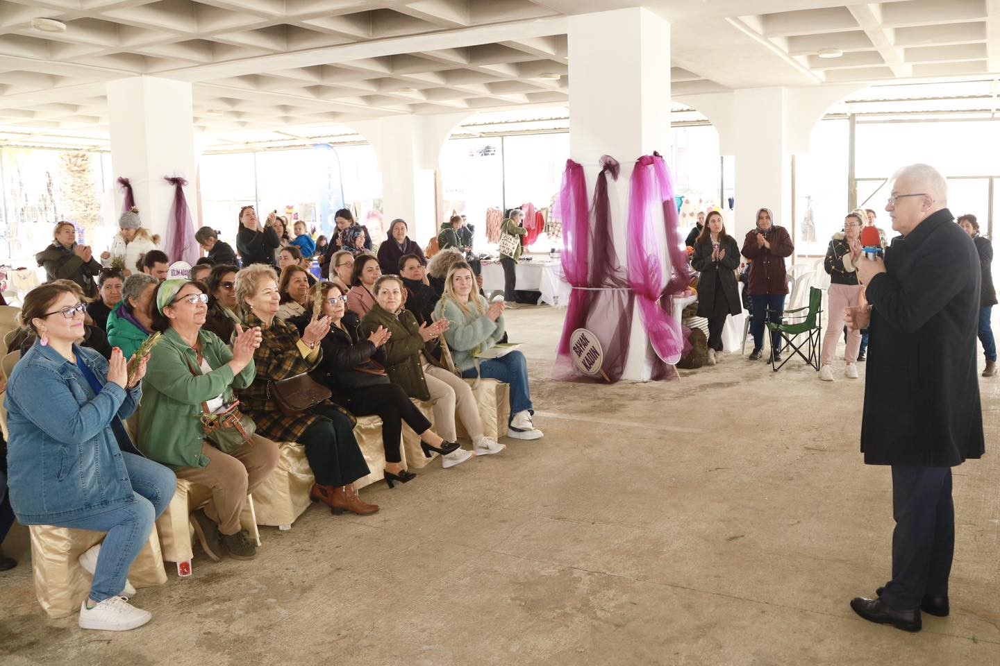 Burhaniye&rsquo;de 8 Mart Emek&ccedil;i Kadınlar G&uuml;n&uuml; etkinlikleri başladı
