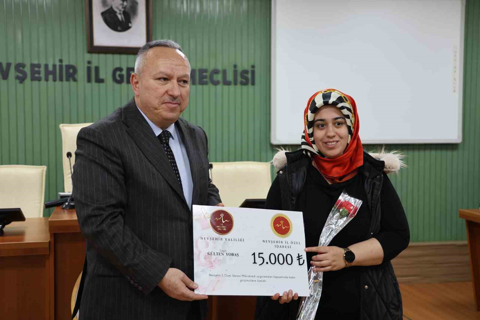 42 girişimci kadına 780 milyon kredi verildi