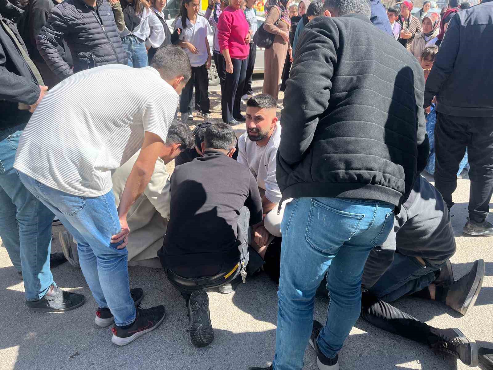 Adıyaman’da devrilen motosikletteki 2 kişi yaralı