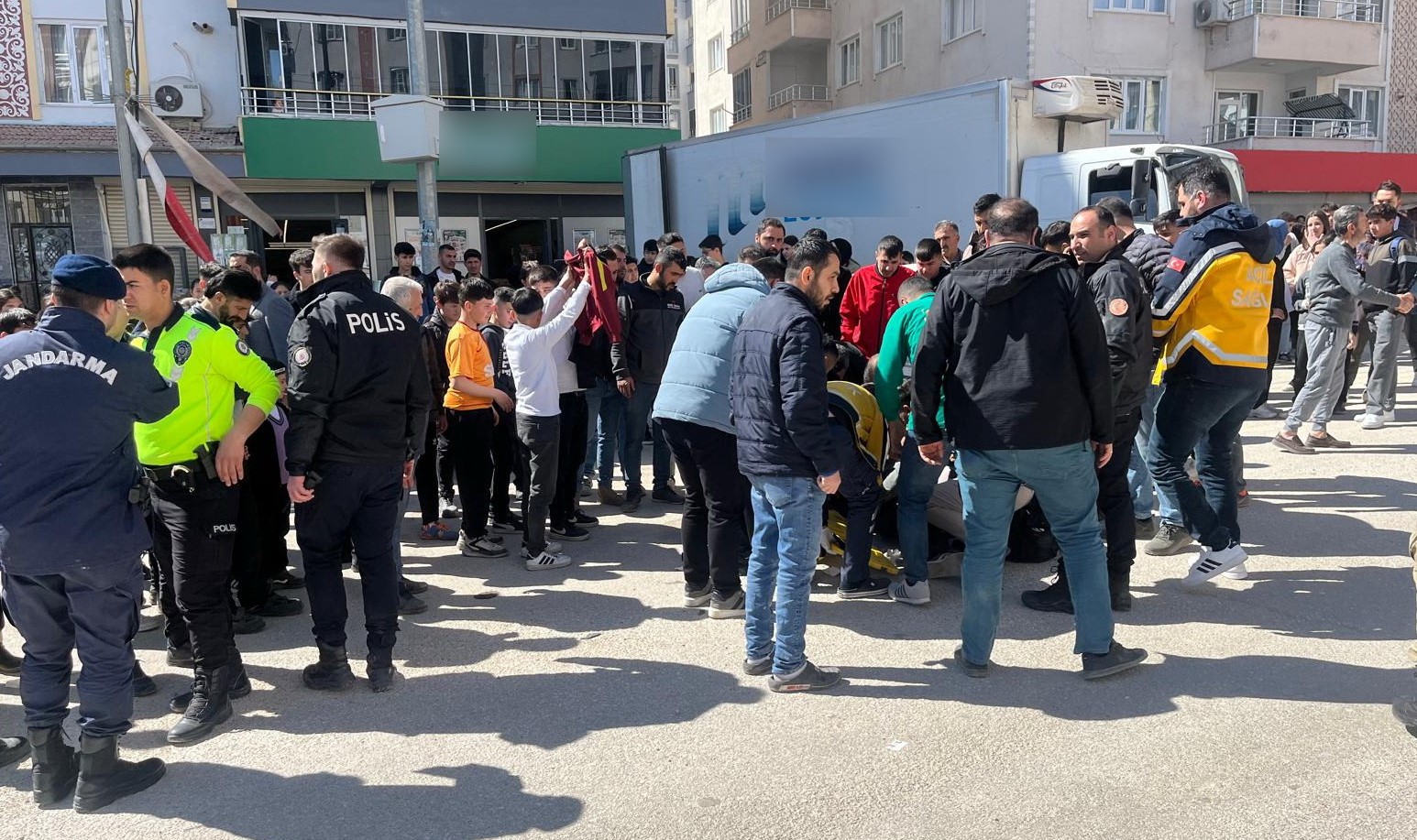 Adıyaman’da devrilen motosikletteki 2 kişi yaralı