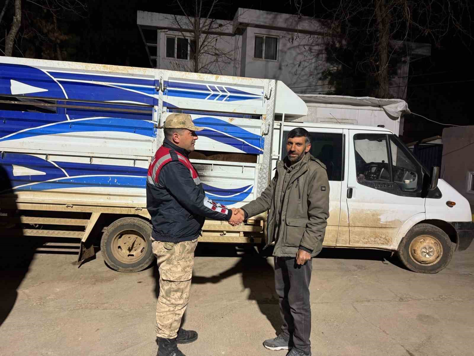 Siverek’te çalınan 51 küçükbaş hayvan bulunarak sahiplerine teslim etti