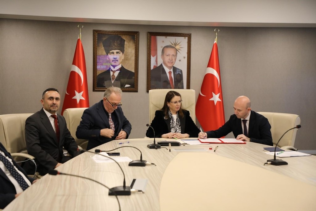 BAR&Uuml;&rsquo;n&uuml;n salep yetiştiriciliğine katkı sağlayacağı projede imzalar atıldı
