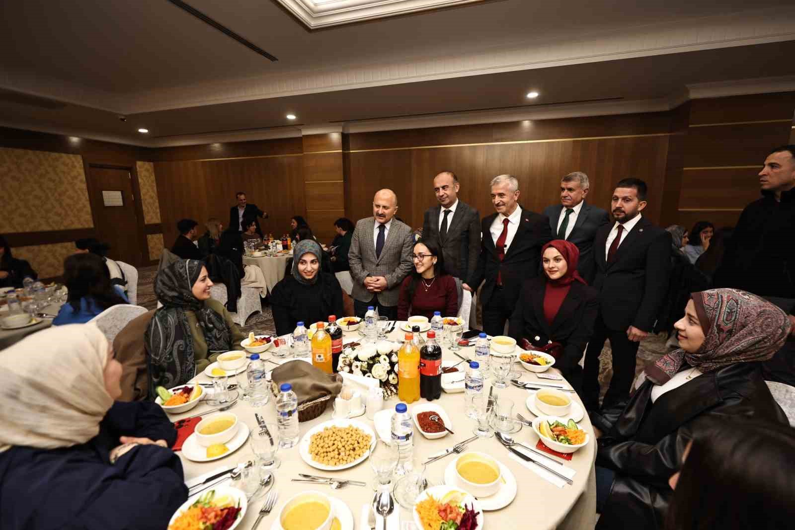 Tahmazoğlu, Adıyamanlı vatandaşlarla buluştu