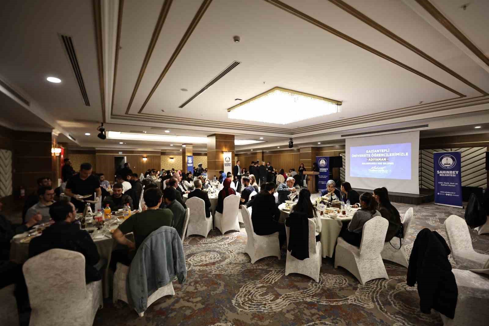 Tahmazoğlu, Adıyamanlı vatandaşlarla buluştu
