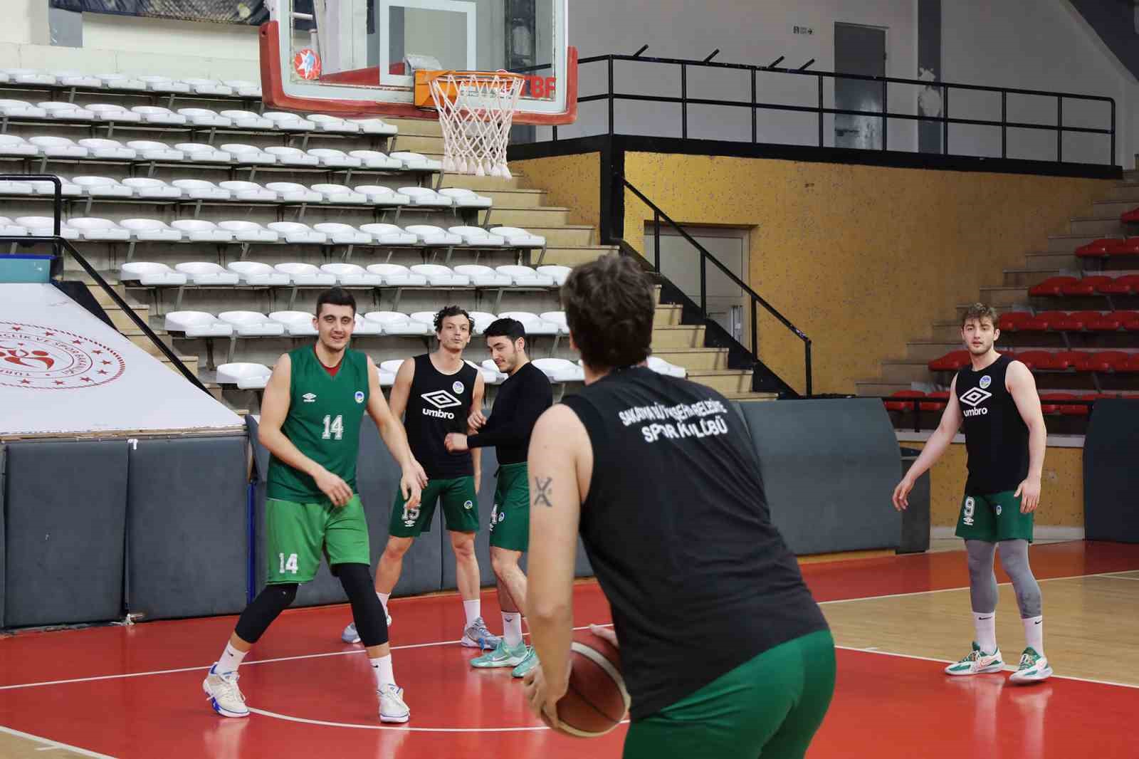 Sakarya B&uuml;y&uuml;kşehir Basket, kritik virajda Akhisar&rsquo;a gidiyor
