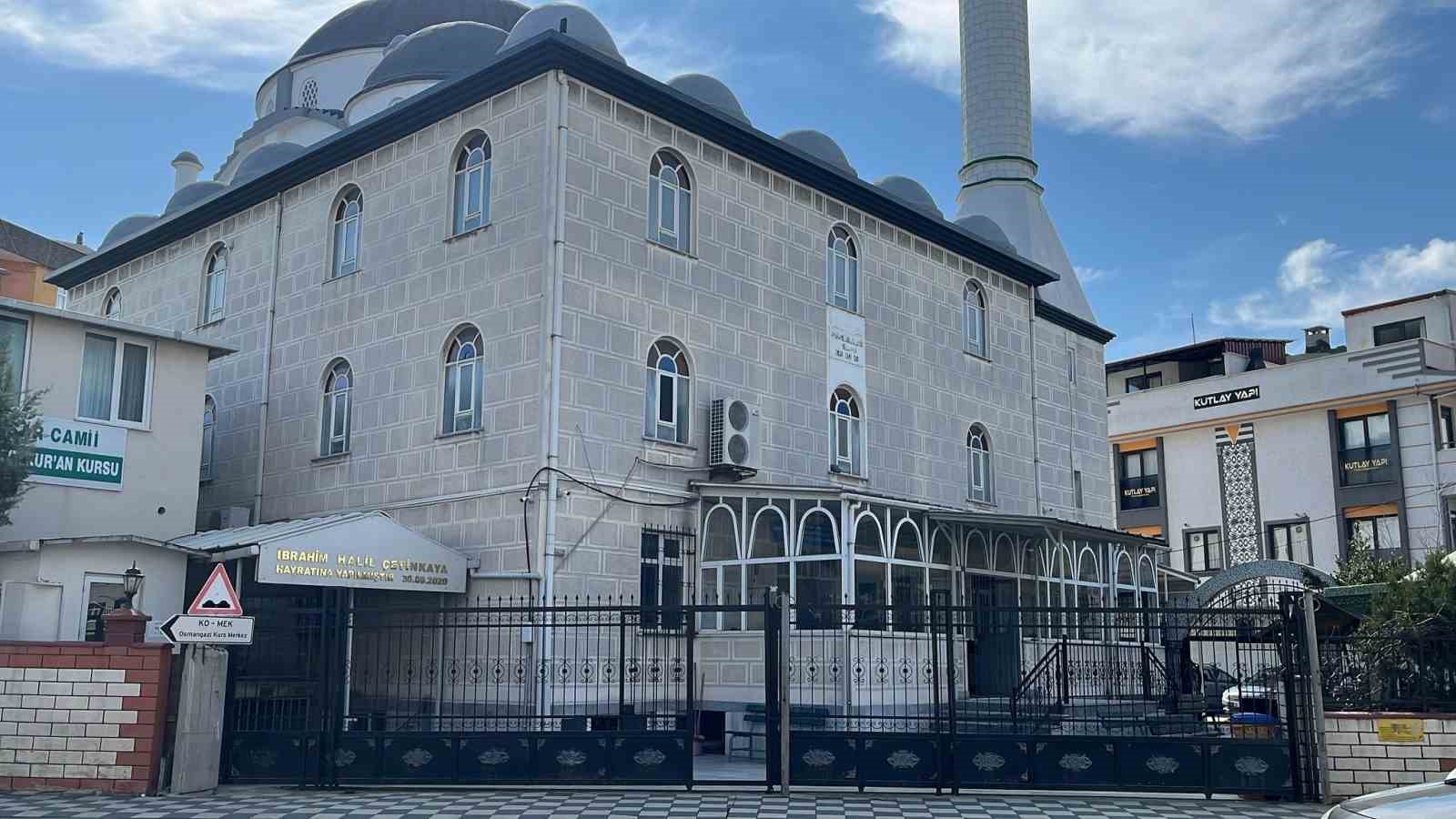 Cami tuvaletinde silahla vurulmuş halde bulundu
