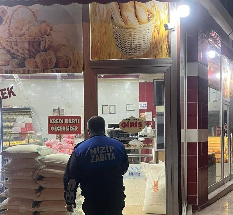 Nizip’te zabıta ekiplerinden iftar ve sahur öncesi fırın denetimi