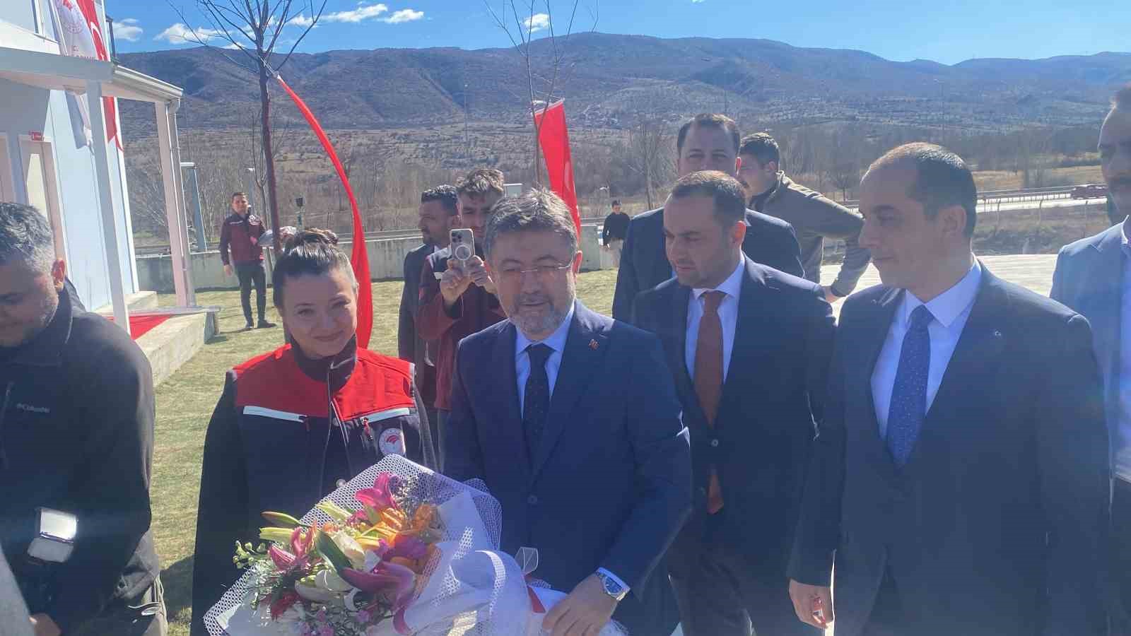 Tarım ve Orman Bakanı İbrahim Yumaklı: "2028 yılı itibarıyla biz kırmızı et ithalatı konusunu &uuml;lke g&uuml;ndeminden &ccedil;ıkarmış olacağız"
