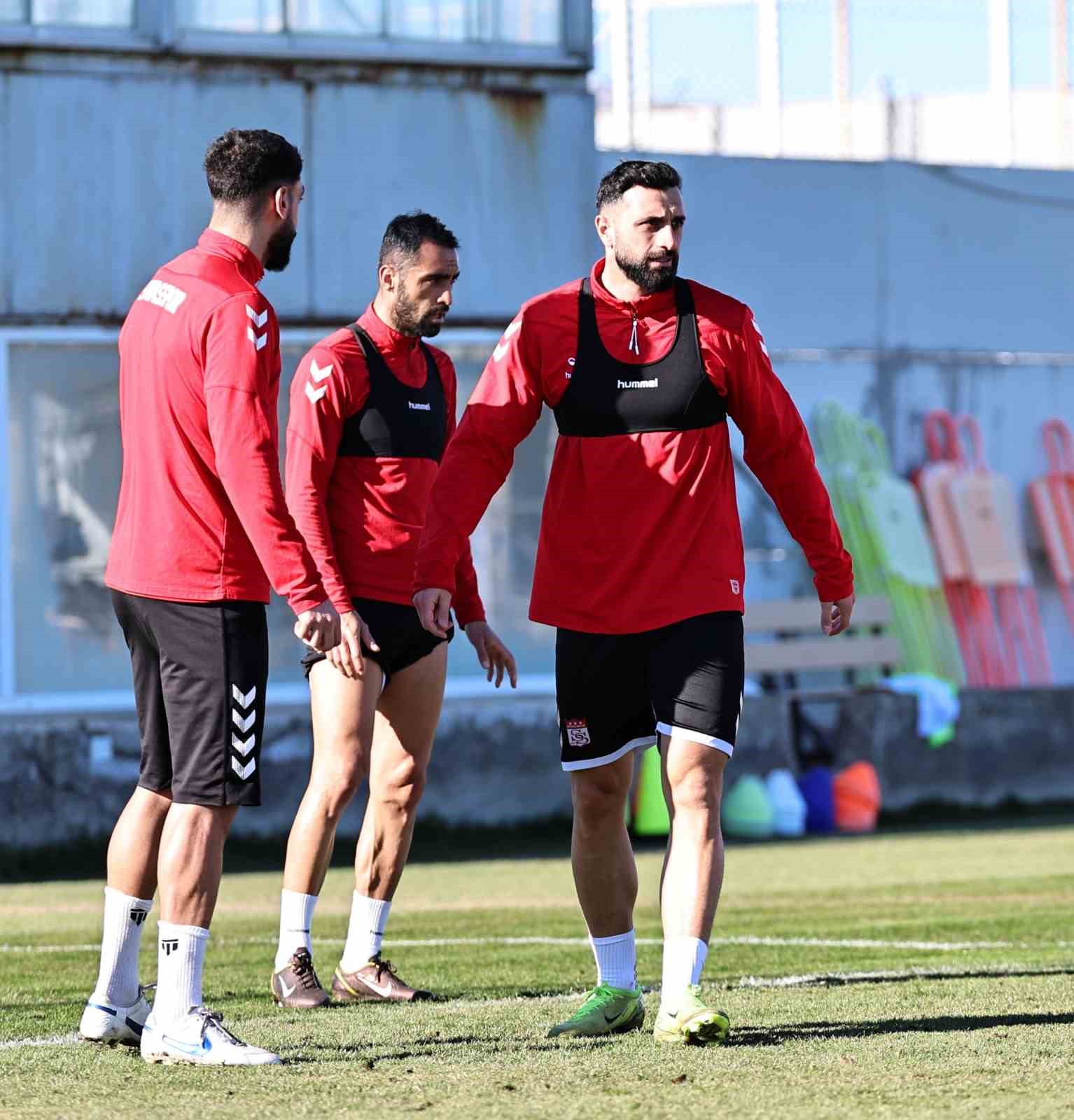 Sivasspor, G&ouml;ztepe ma&ccedil;ı taktiğini &ccedil;alıştı
