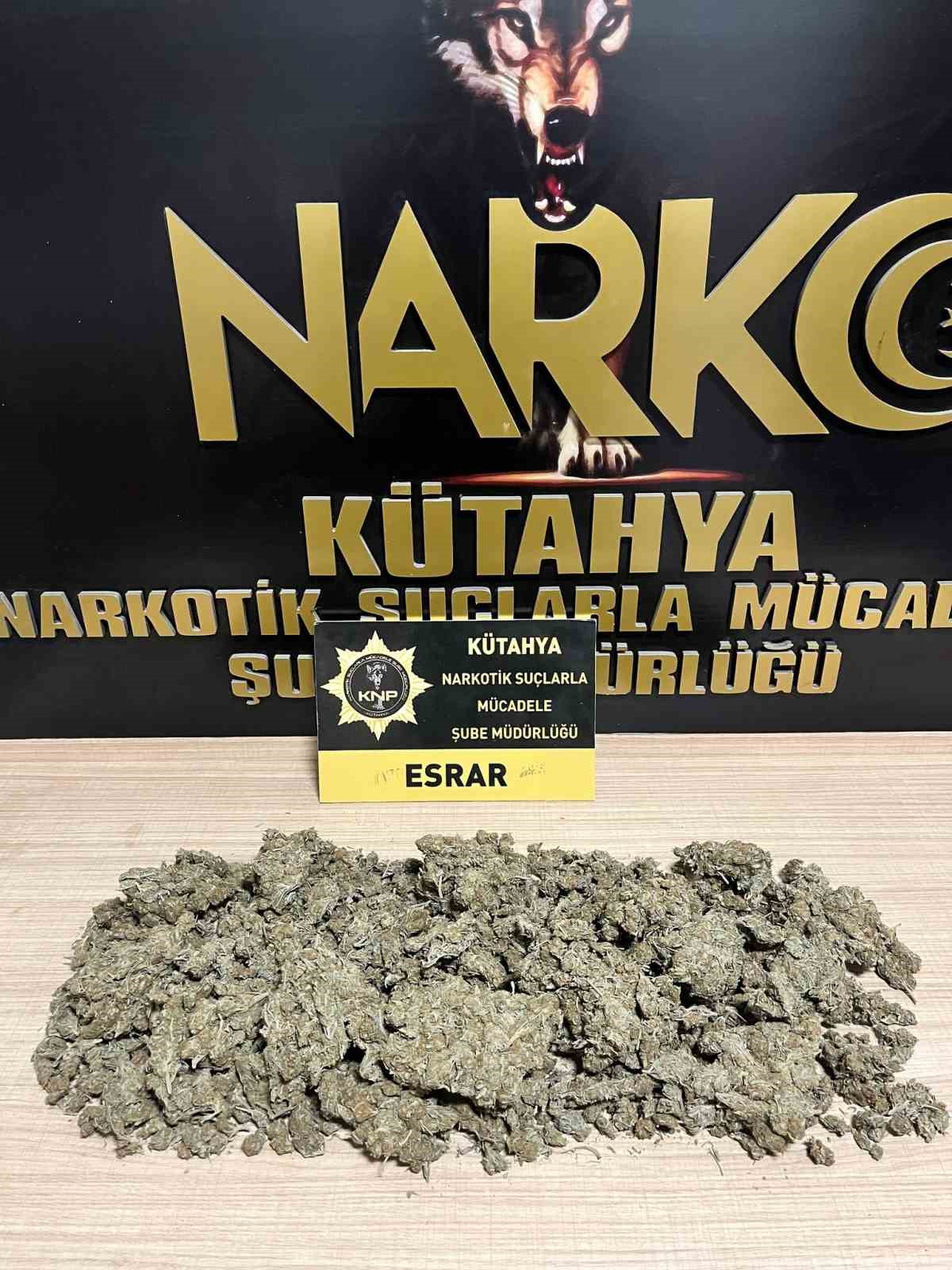 K&uuml;tahya&rsquo;da uyuşturucu ticaretinden g&ouml;zaltına alınan zanlı tutuklandı
