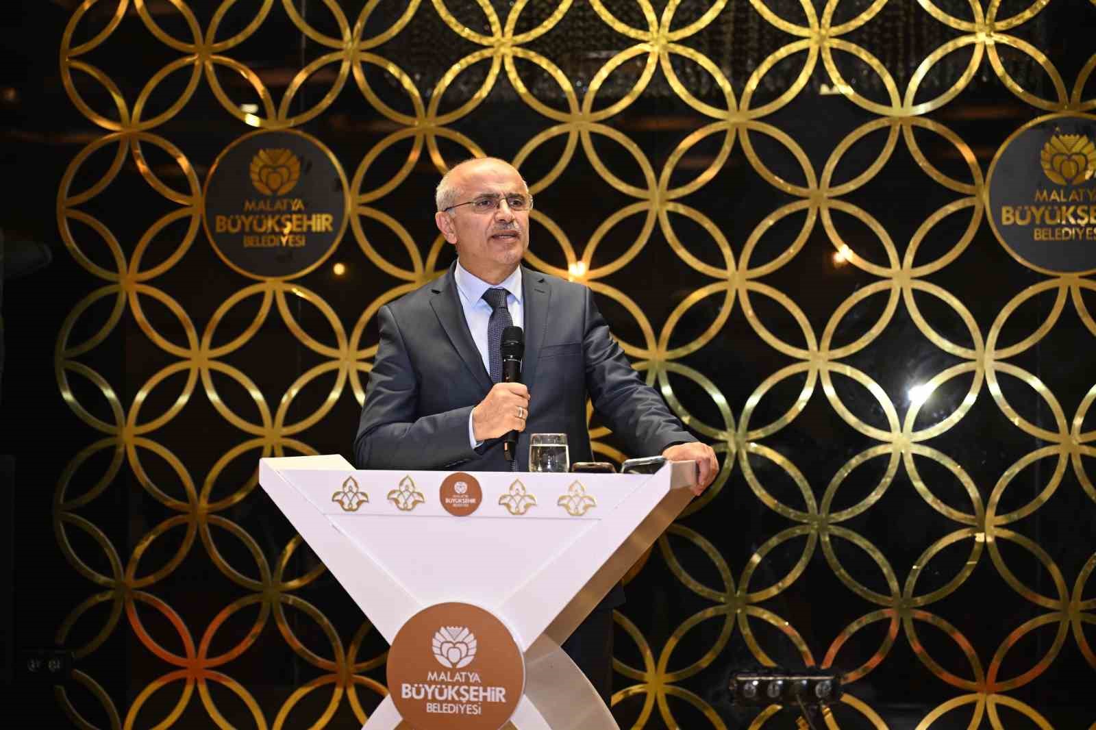 Başkan Er: "Konutlar hazirandan itibaren teslim edilecek"