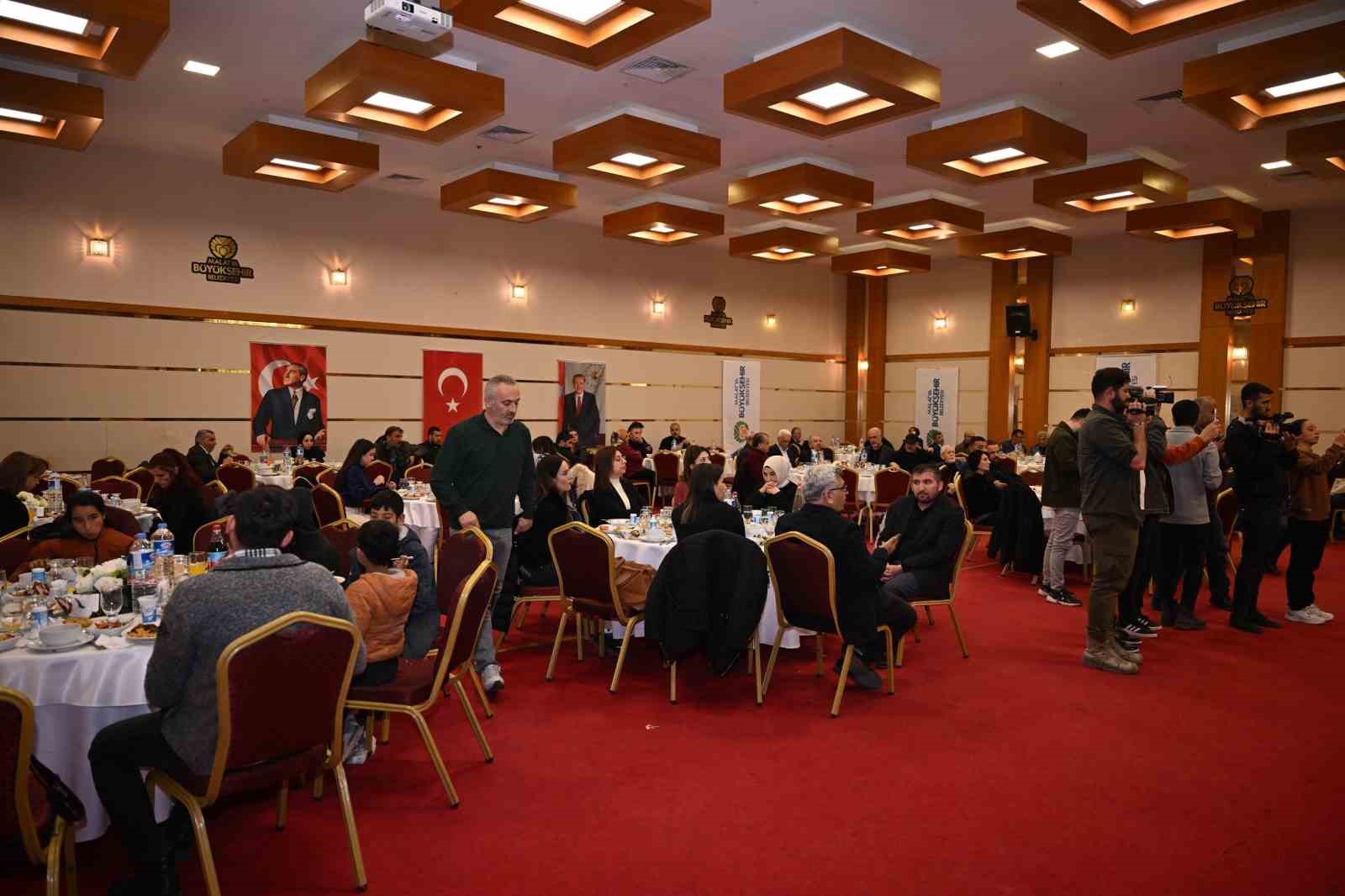 Başkan Er: "Konutlar hazirandan itibaren teslim edilecek"
