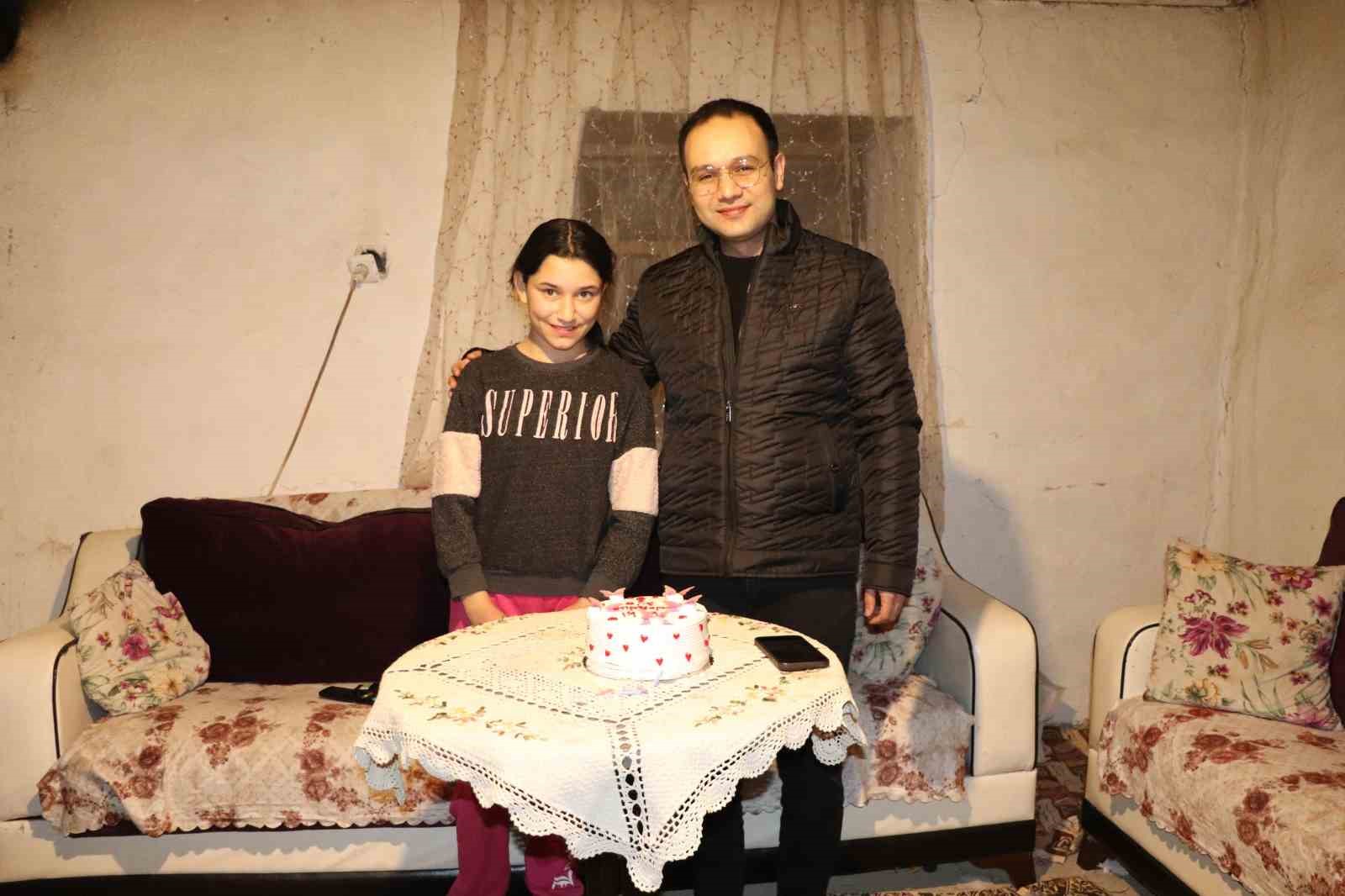 Kaymakam Kahveci’den küçük Sıla’ya doğum günü sürprizi