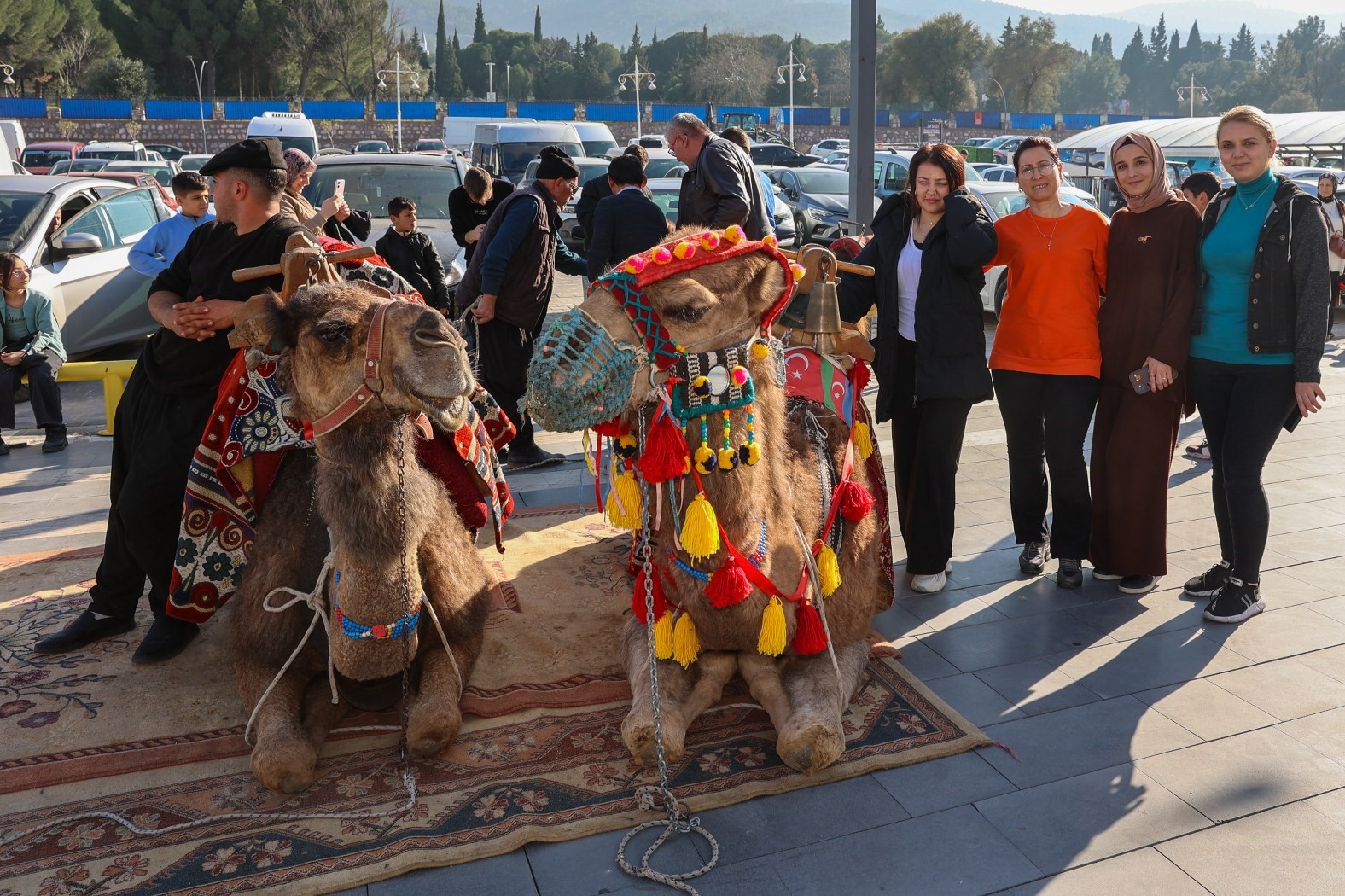 Yunusemre&rsquo;de Ramazan &Ccedil;arşısı kuruldu
