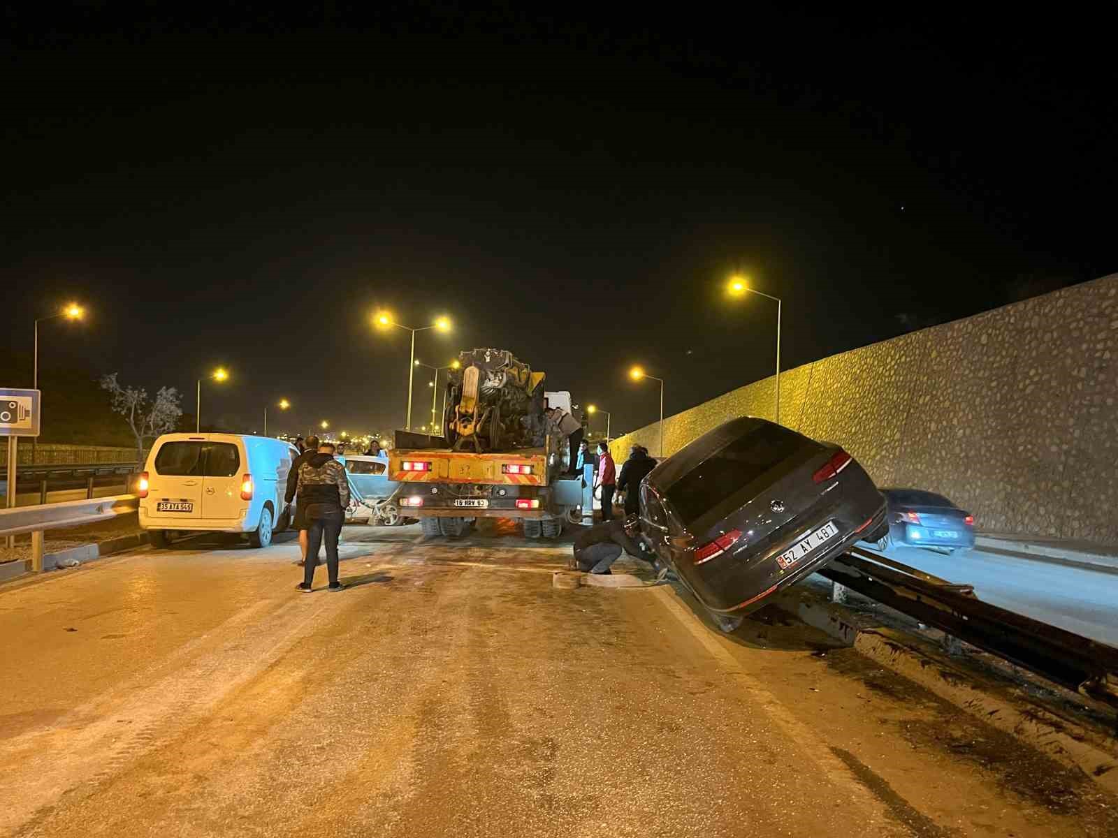 Hatay'da meydana gelen trafik kazasında 2 kişi yaralandı İhlas Haber Ajansı