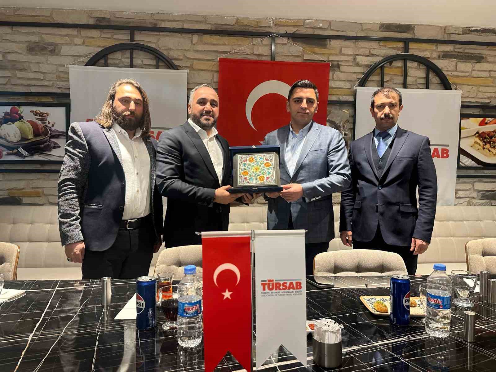 Erzincan’da ki seyahat acenteleri iftarda bir araya geldi