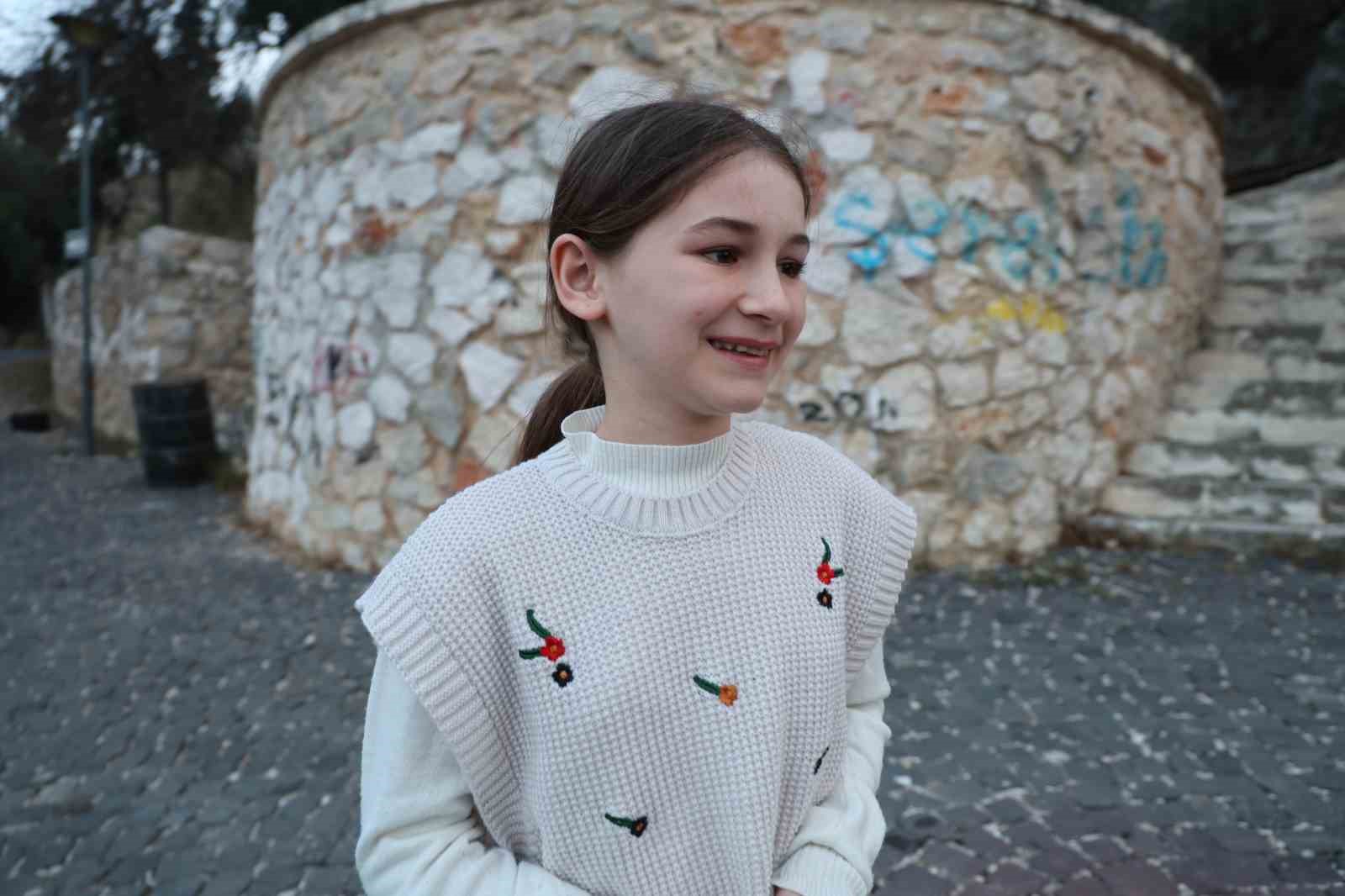 İftar i&ccedil;in dakikaları sayan &ccedil;ocuklar, top atışı geleneğiyle heyecan yaşıyor
