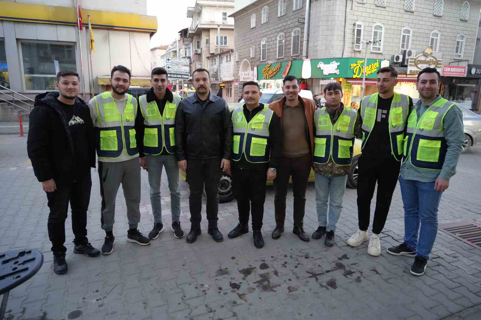 Gen&ccedil;lerden "İftara Beş Kala" etkinliği
