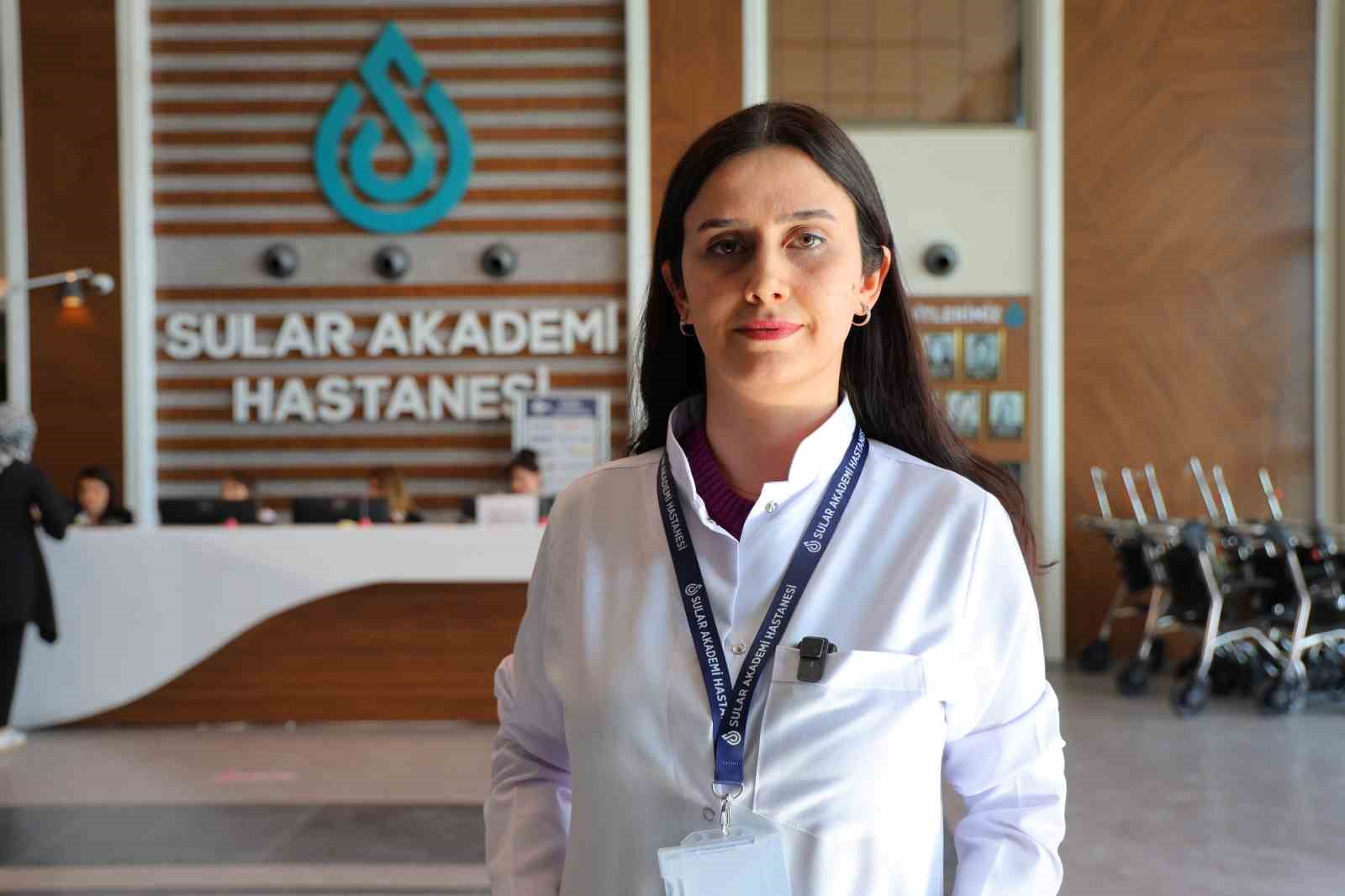 Uzmanından gebelere uyarı: "En az günde iki buçuk üç litre su tüketilsin"