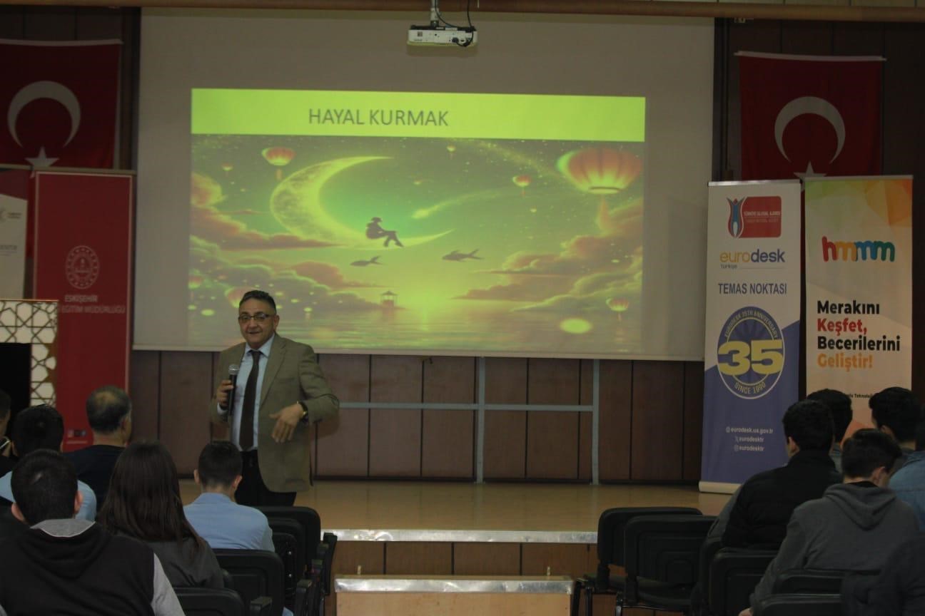 ’STEAM ile Üret, Girişimle Büyüt, Patentle Koru!’ etkinliği yoğun katılımla gerçekleşti