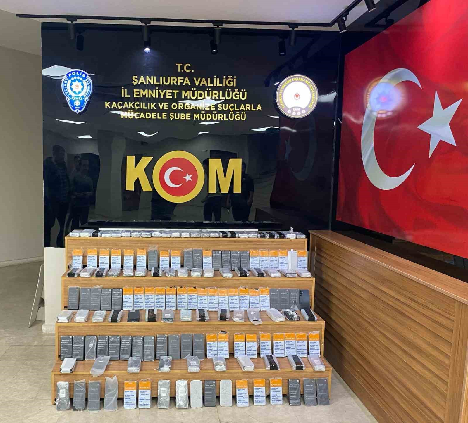 Şanlıurfa&rsquo;da 4 milyon TL değerinde ka&ccedil;ak cep telefonu ele ge&ccedil;irildi
