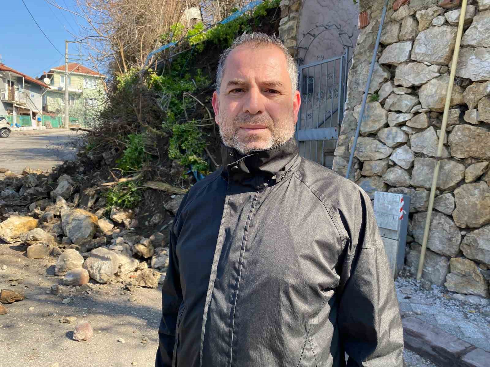 Sit alanında istinat duvarı çöktü: 2 katlı bina tahliye edildi
