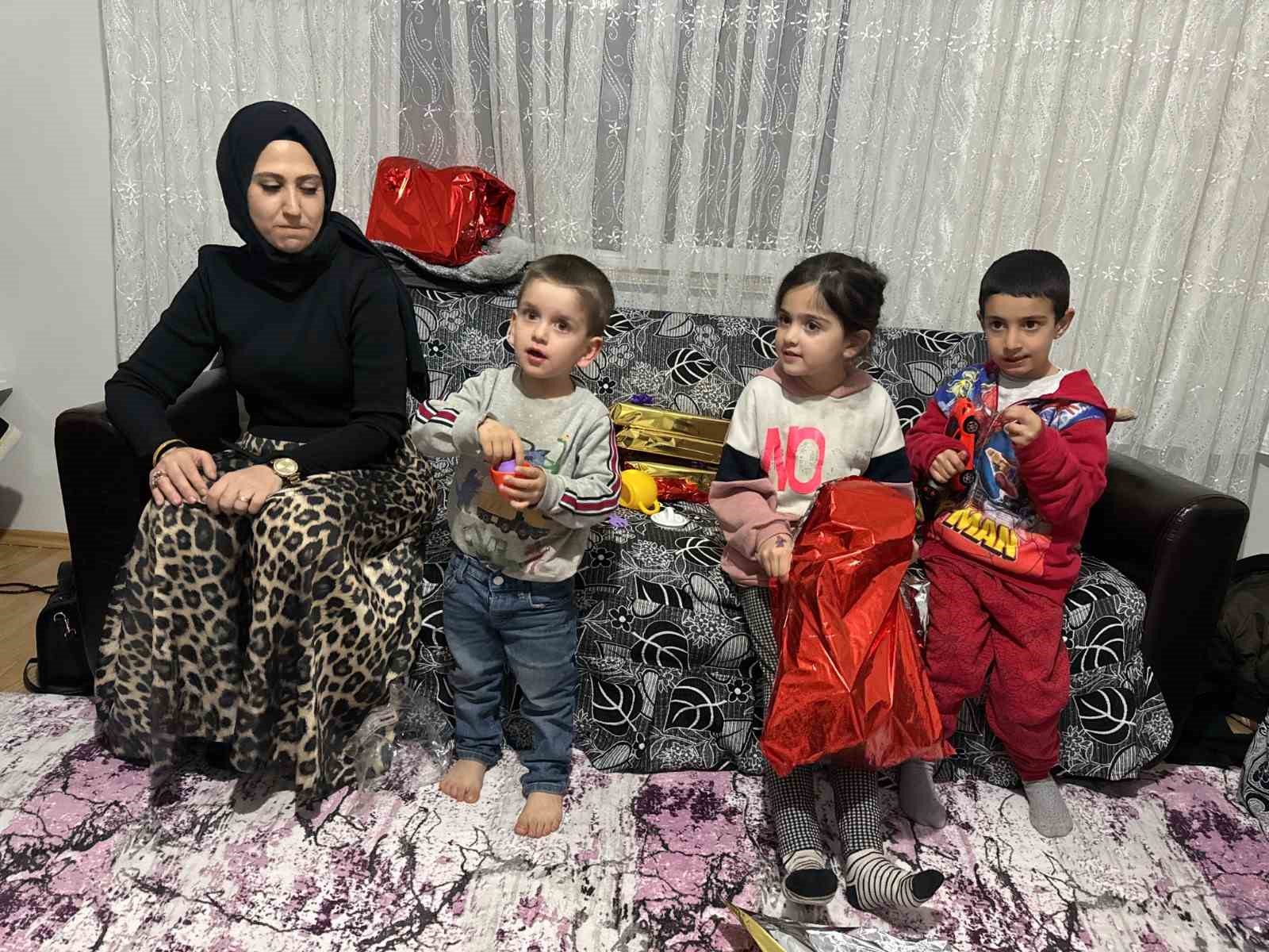 Kadın öğretmenler, depremi yaşayan kadınları unutmadı