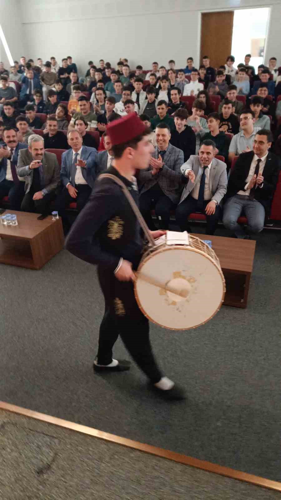 Uğurelli, yatılı &ouml;ğrencilerle iftarda buluştu
