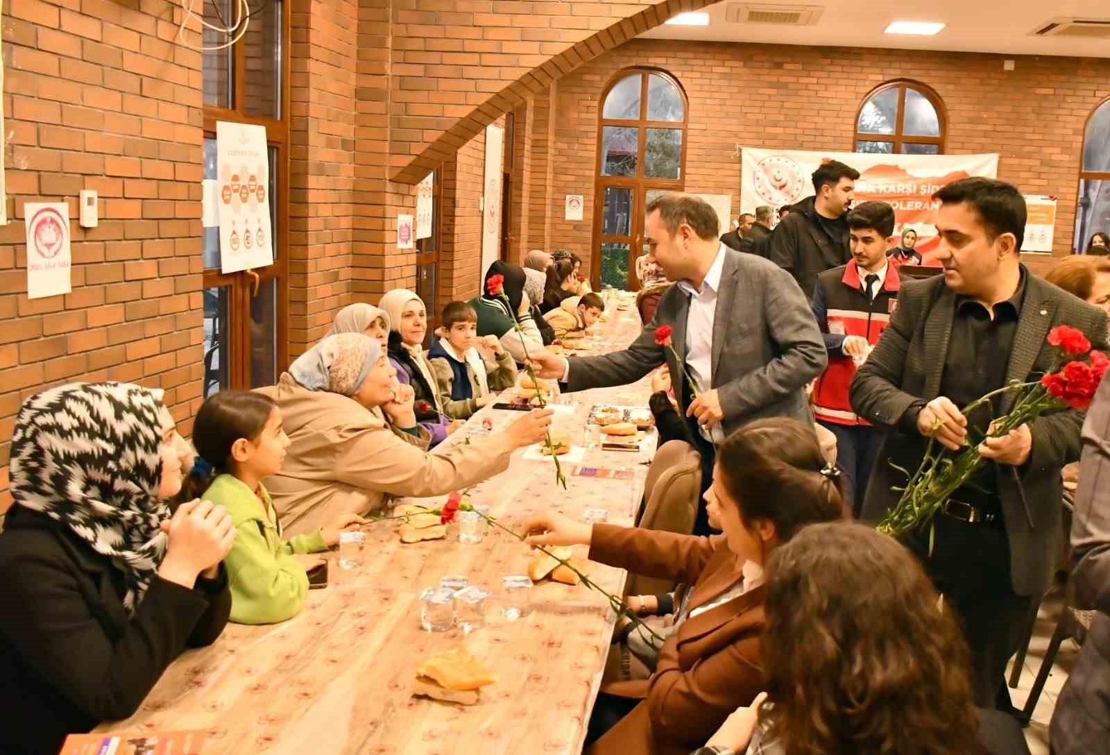 Besni&rsquo;de 8 Mart D&uuml;nya Kadınlar G&uuml;n&uuml; etkinliği d&uuml;zenlendi
