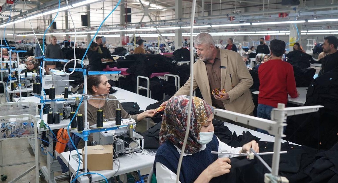 Adıyaman Belediyesi&rsquo;nden emek&ccedil;i kadınlara 8 Mart ziyareti
