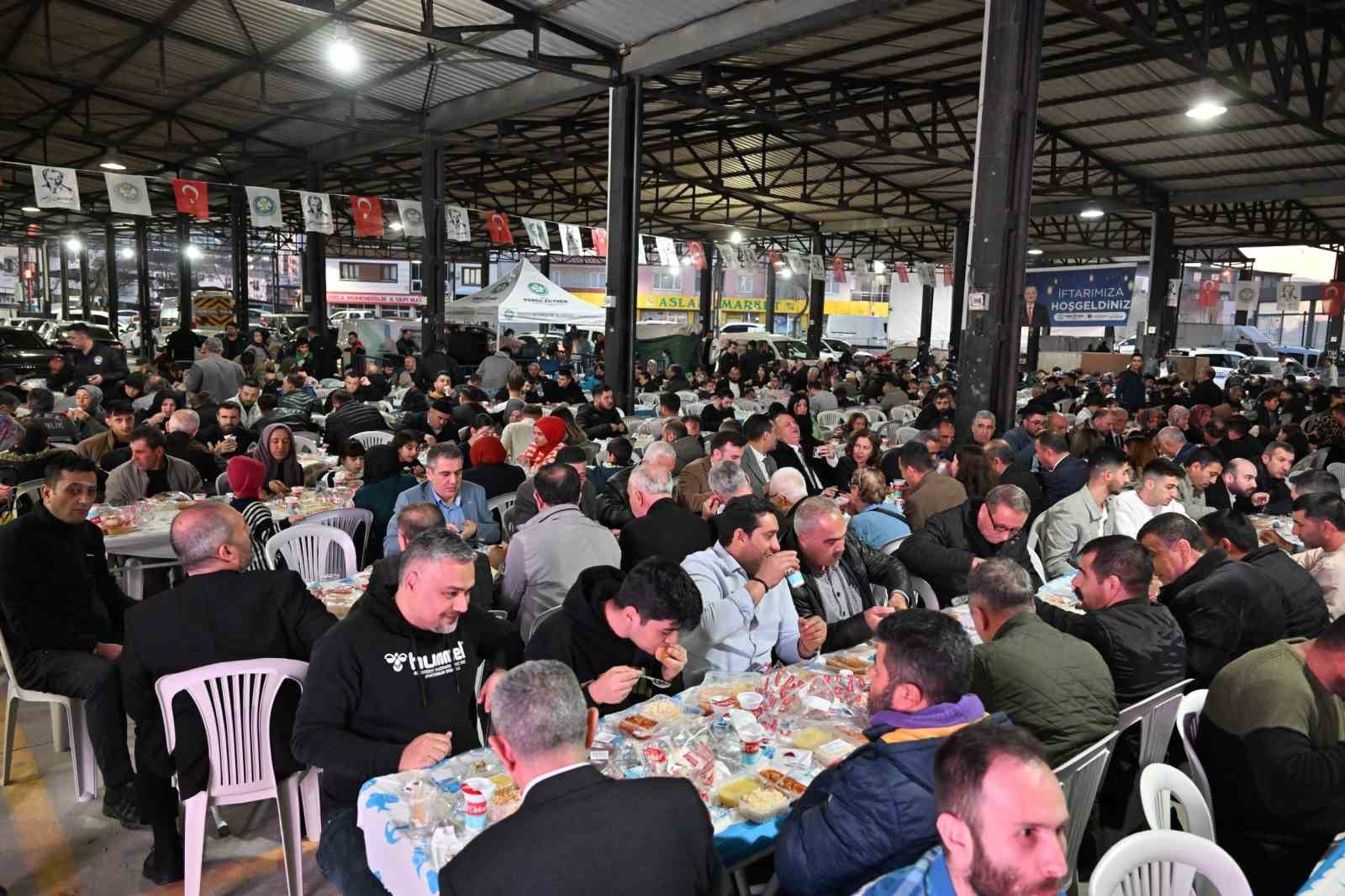 Manisalılar Horozköy’deki iftar sofrasında buluştu