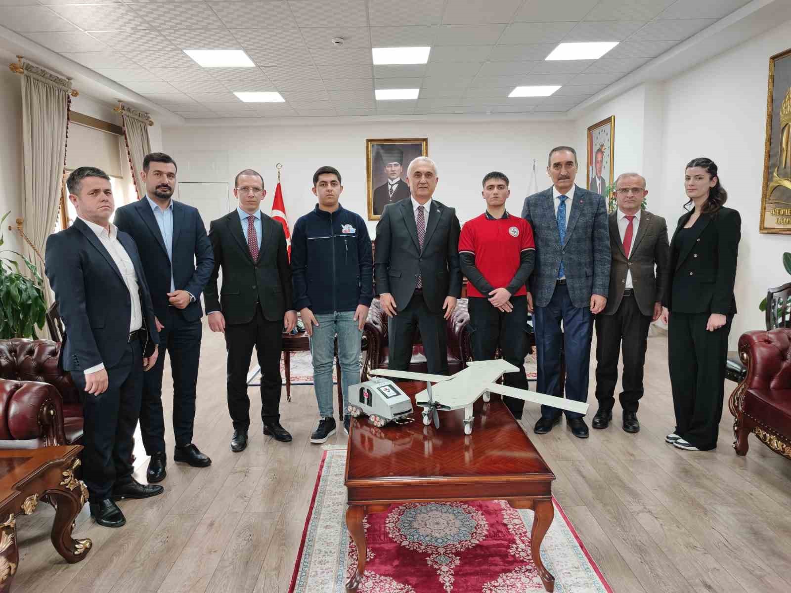 Muşlu &ouml;ğrencilerden teknoloji alanında b&uuml;y&uuml;k başarı
