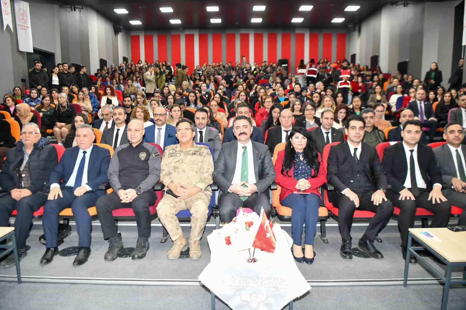 Tunceli’de, 8 Marta özel klip