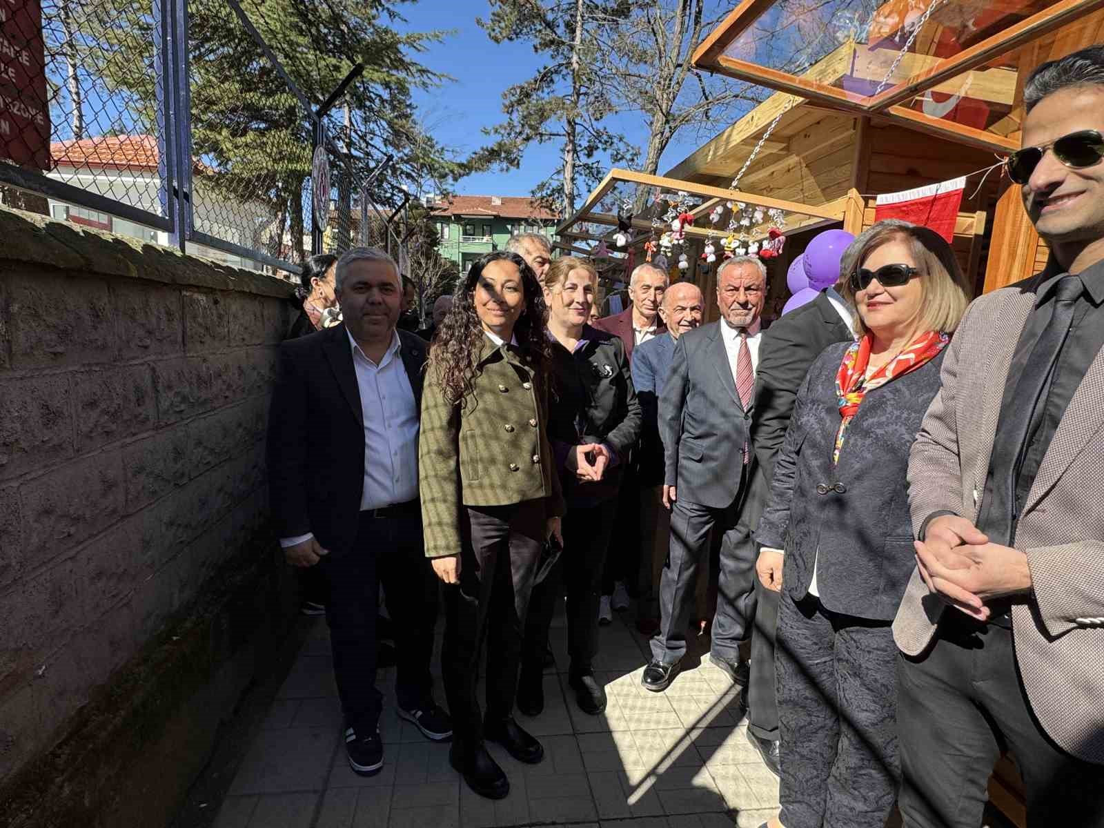 &Ccedil;aycuma&rsquo;da el emeği sokak hizmete girdi
