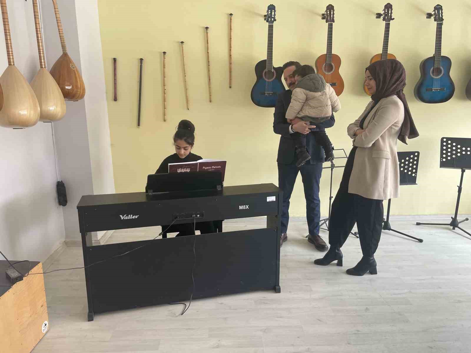 Kaymakam Bayram’dan Malazgirt BİLSEM’e ziyaret