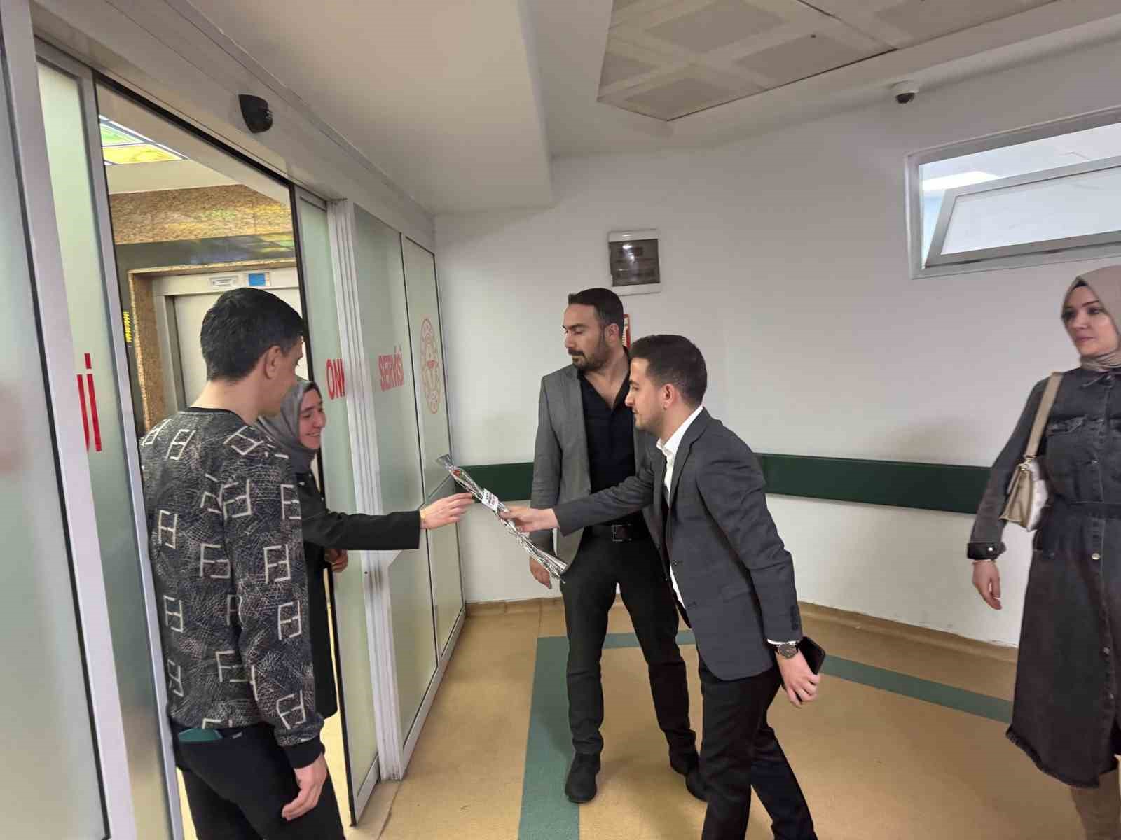 Hak-İş Diyarbakır İl Başkanı Ak&uuml;z&uuml;m, 8 Mart D&uuml;nya Kadınlar G&uuml;n&uuml;&rsquo;n&uuml; kutladı
