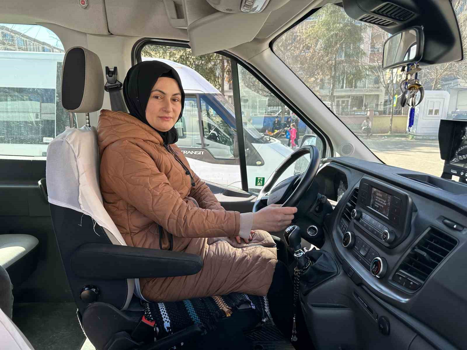 Kadın servis şof&ouml;rleri
