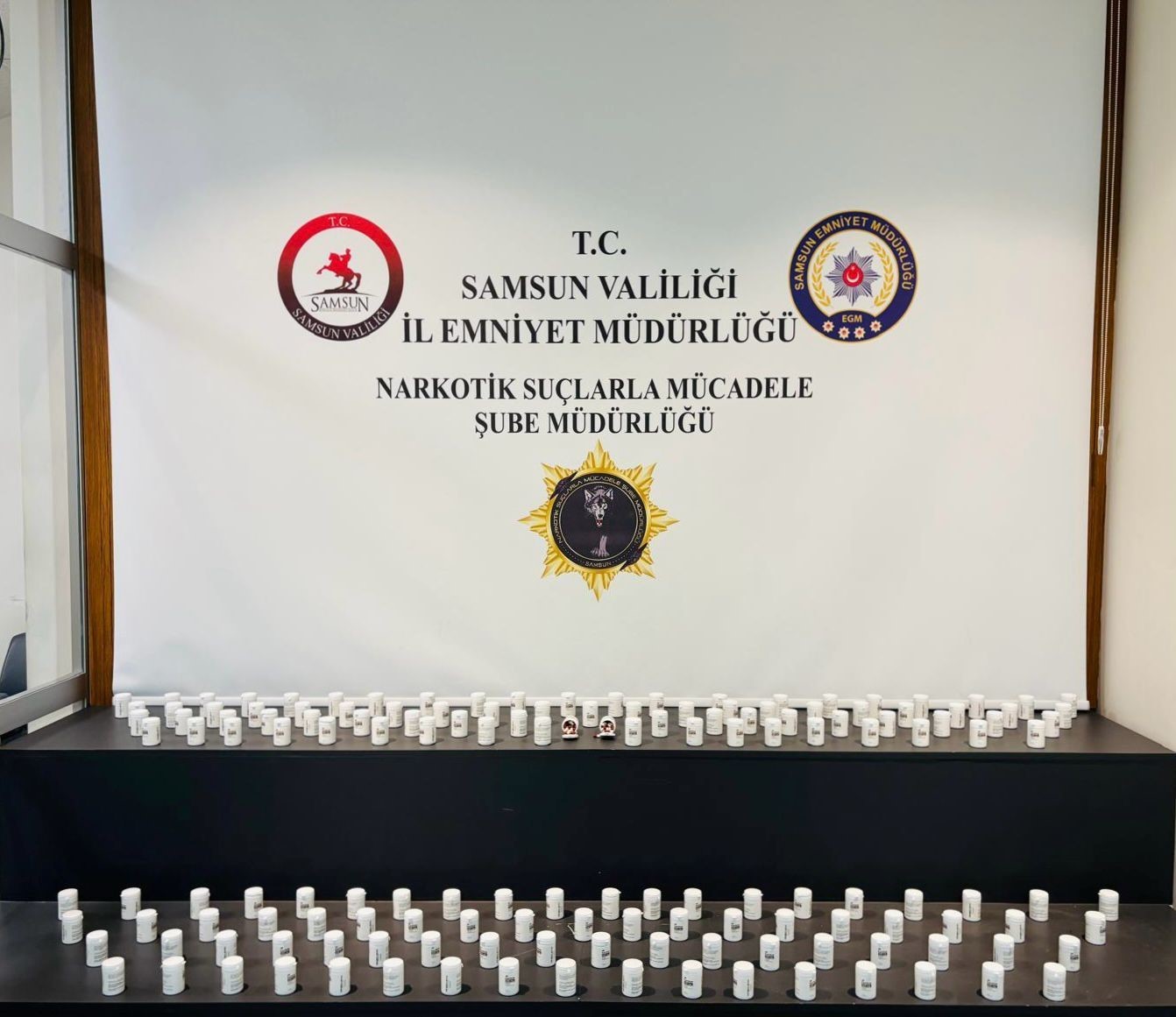 Samsun’da uyuşturucu operasyonu: 8 bin 563 adet sentetik ecza ele geçirildi