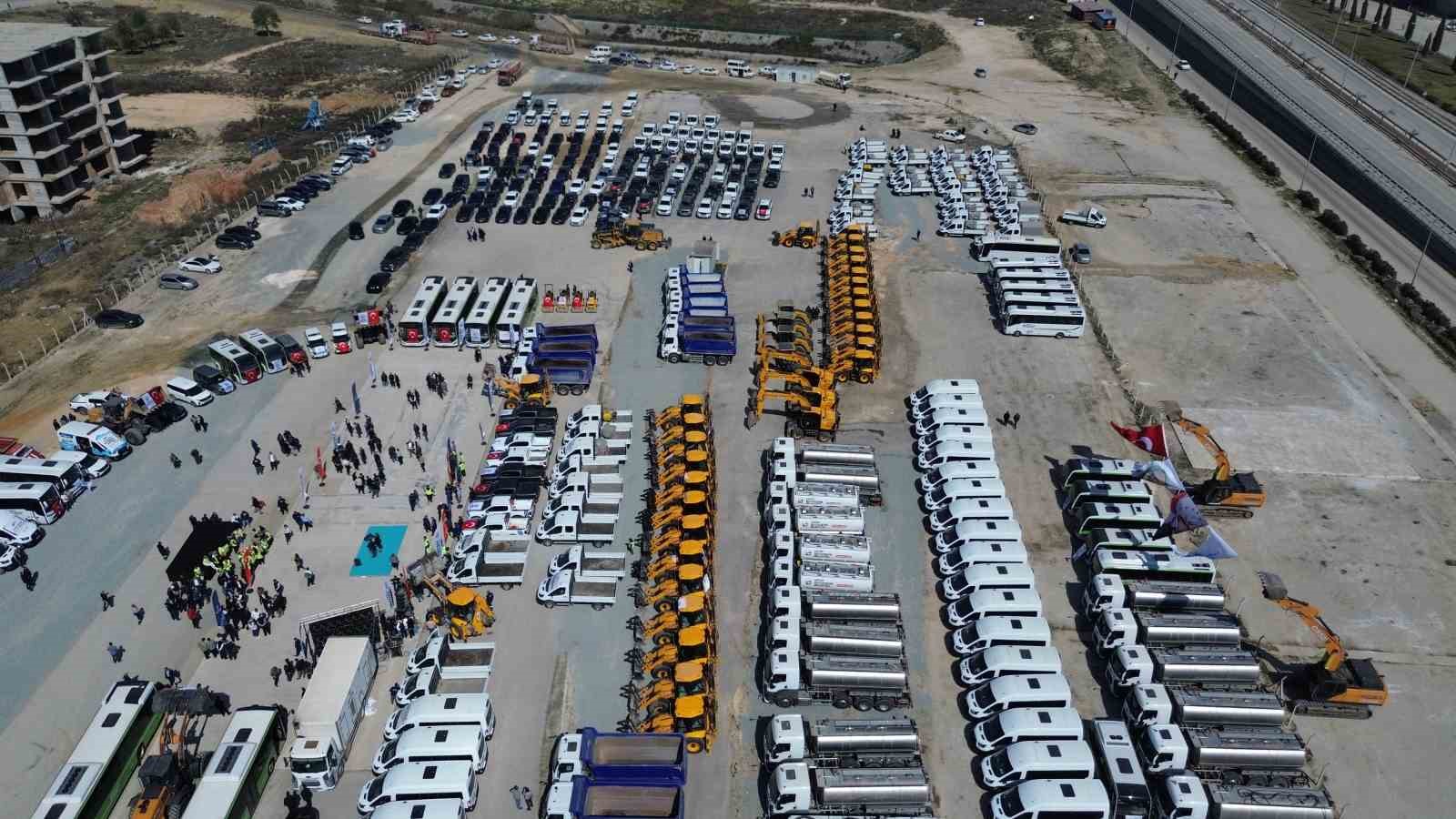 Kiralama devrine son veren Hatay Büyükşehir Belediyesi bin araç satın aldı