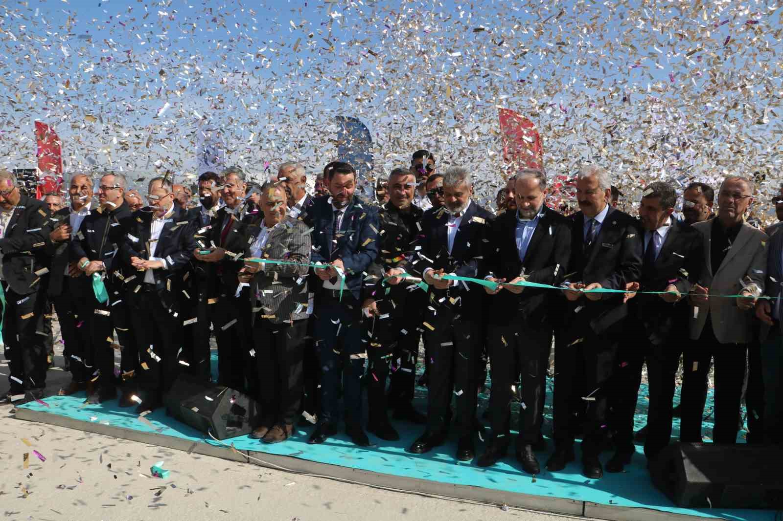 Kiralama devrine son veren Hatay B&uuml;y&uuml;kşehir Belediyesi bin ara&ccedil; satın aldı
