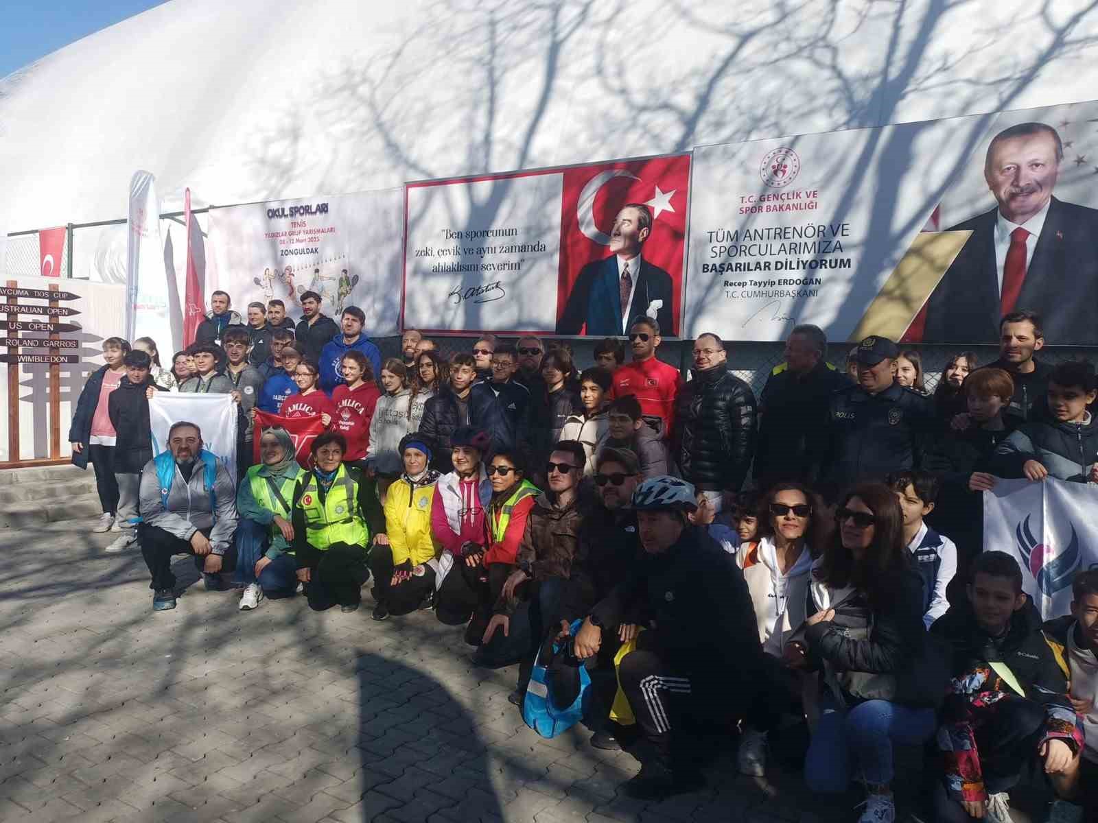Okul sporları tenis yıldızlar grup maçları Çaycuma’da başladı