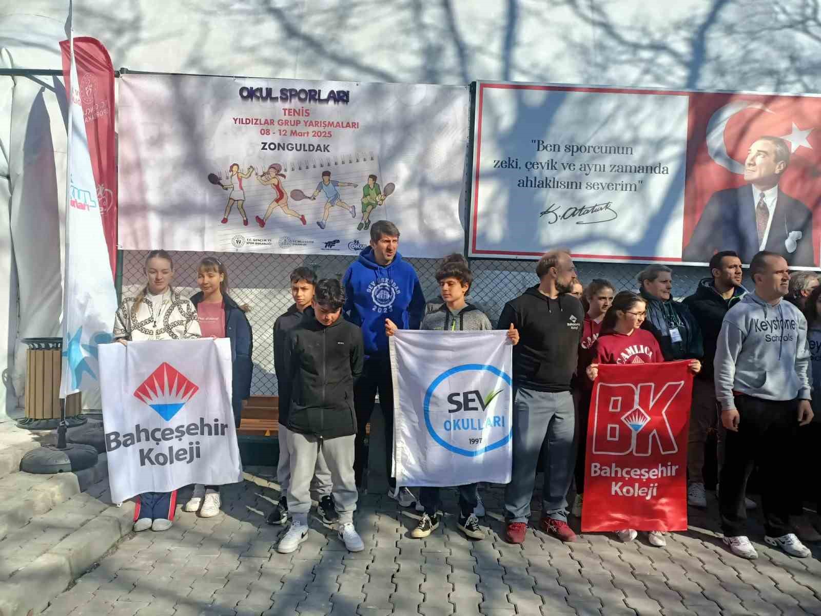 Okul sporları tenis yıldızlar grup ma&ccedil;ları &Ccedil;aycuma&rsquo;da başladı
