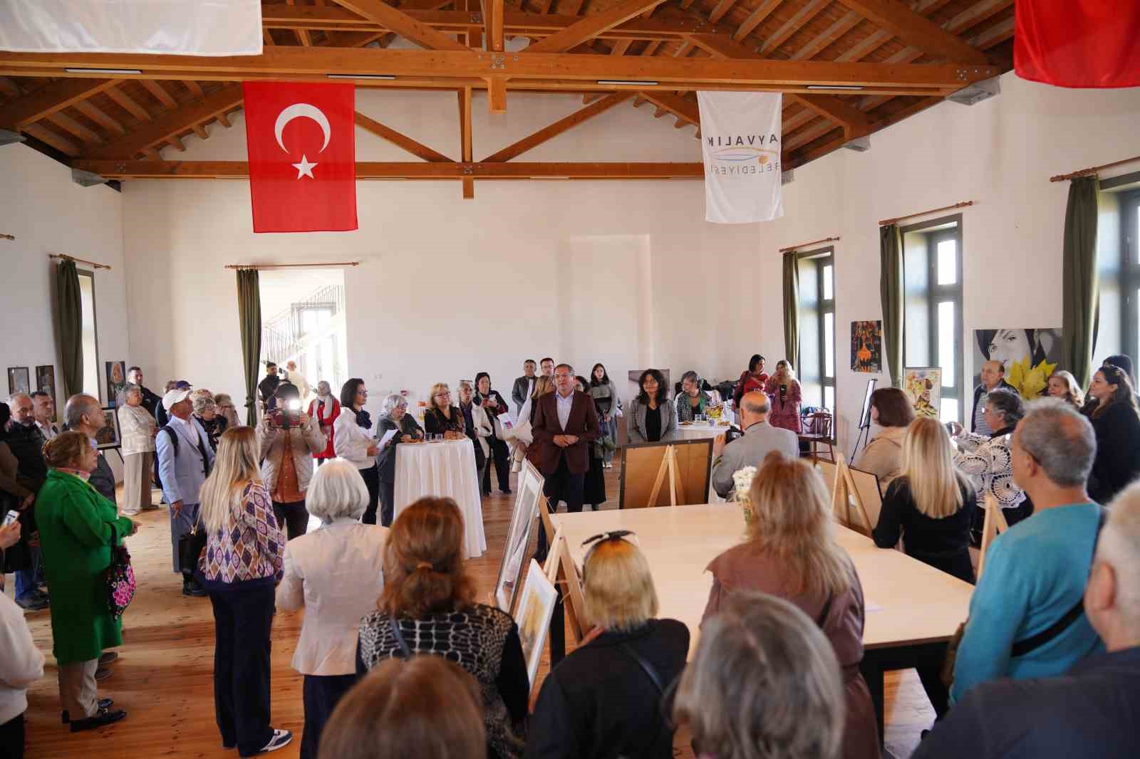 Ayvalık’ta 8 Mart Kadınlar Günü coşkuyla kutlandı