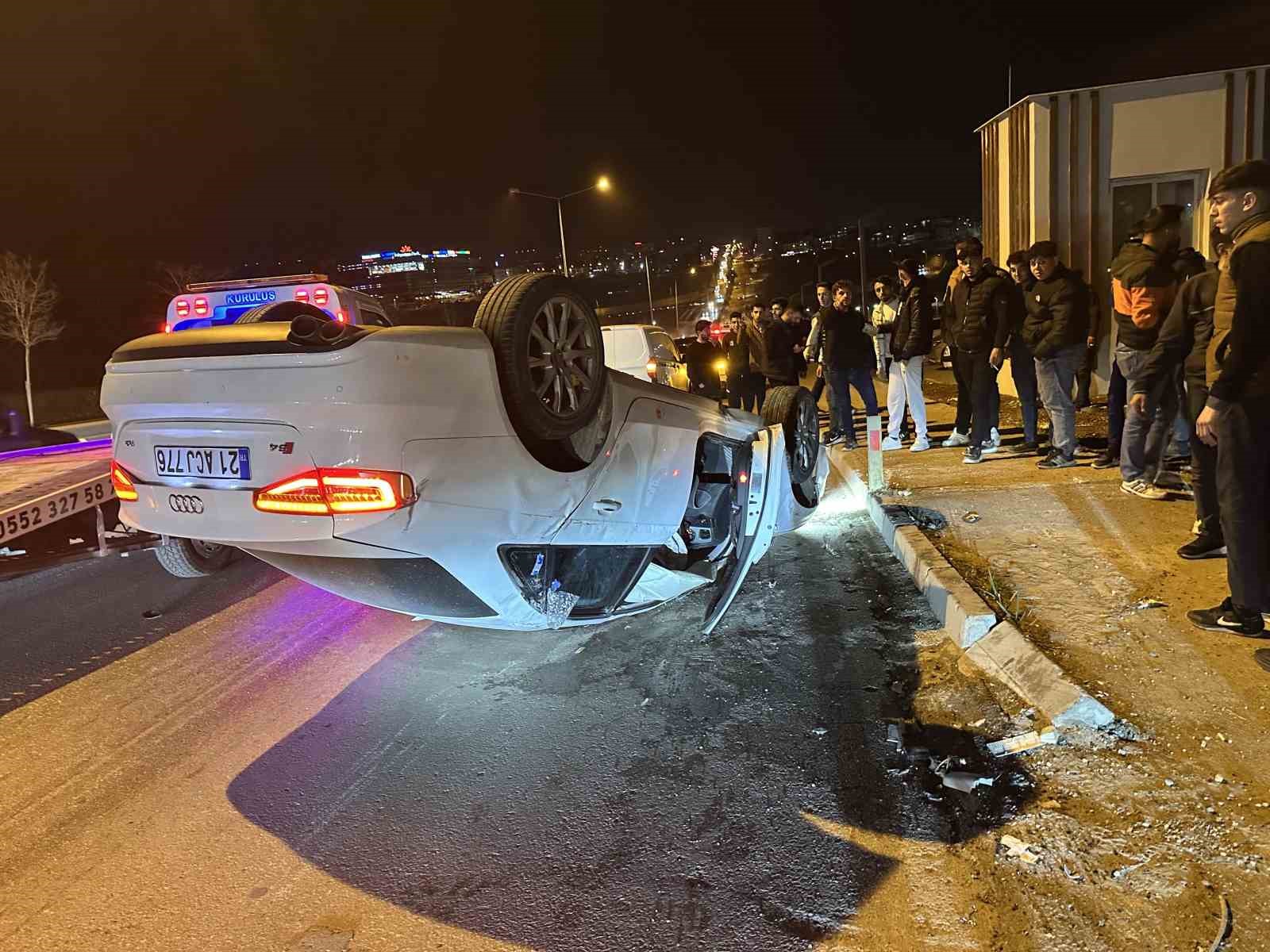 Adıyaman’da otomobil takla attı: 2 yaralı
